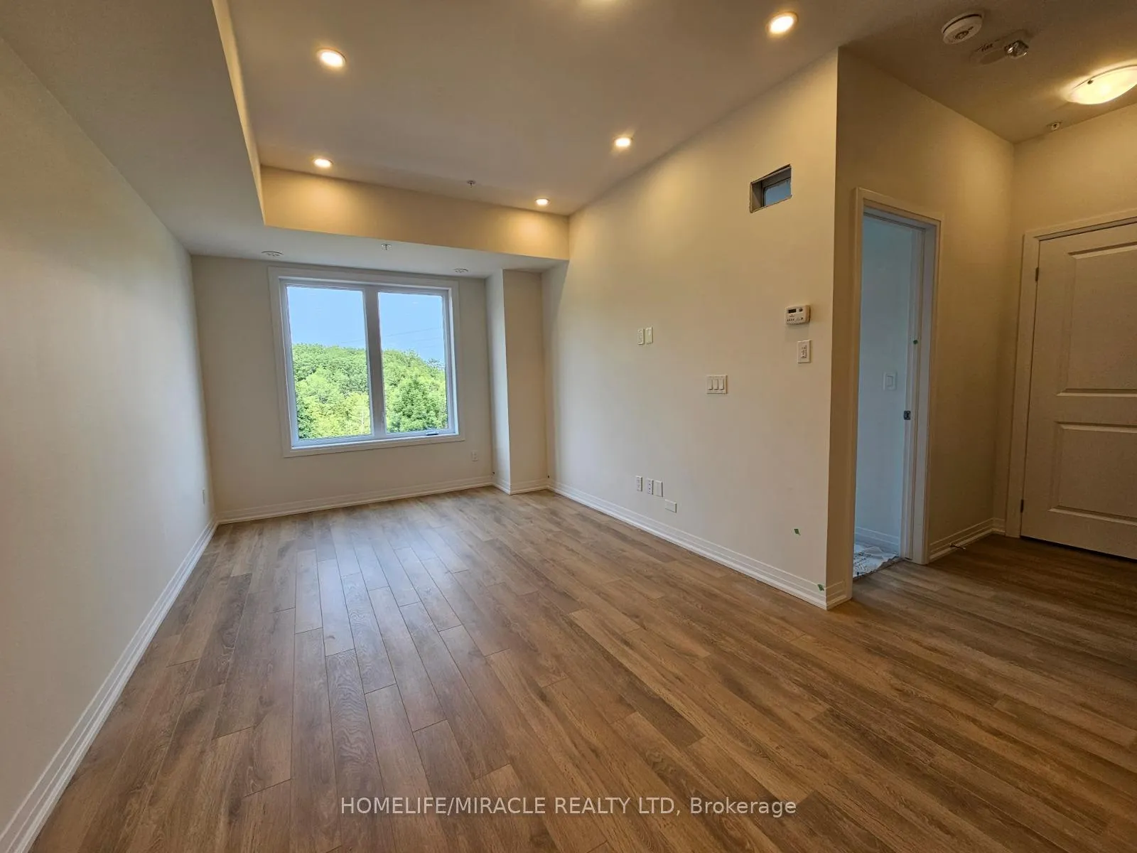 Photo 7 of Unit 808, 2635 William Jackson Drive, Pickering, Duffin Heights — HOMEH