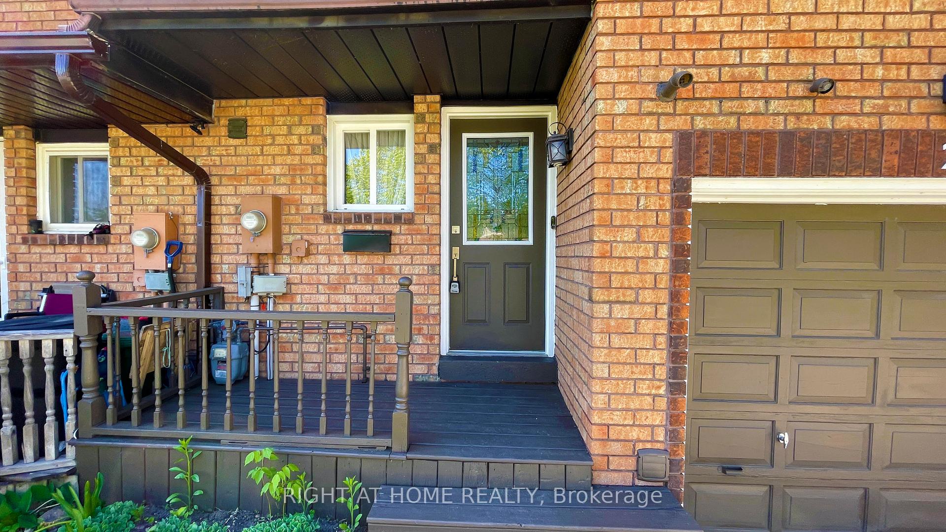 Photo 2 of 28 Golfdale Road, Barrie, Sunnidale — HOMEH