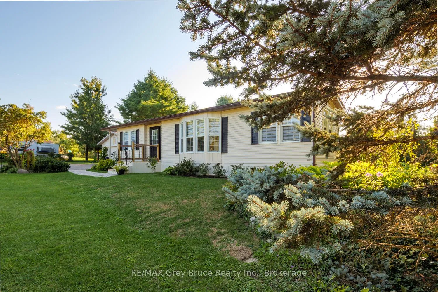 Front of 597334 Grey Road 29