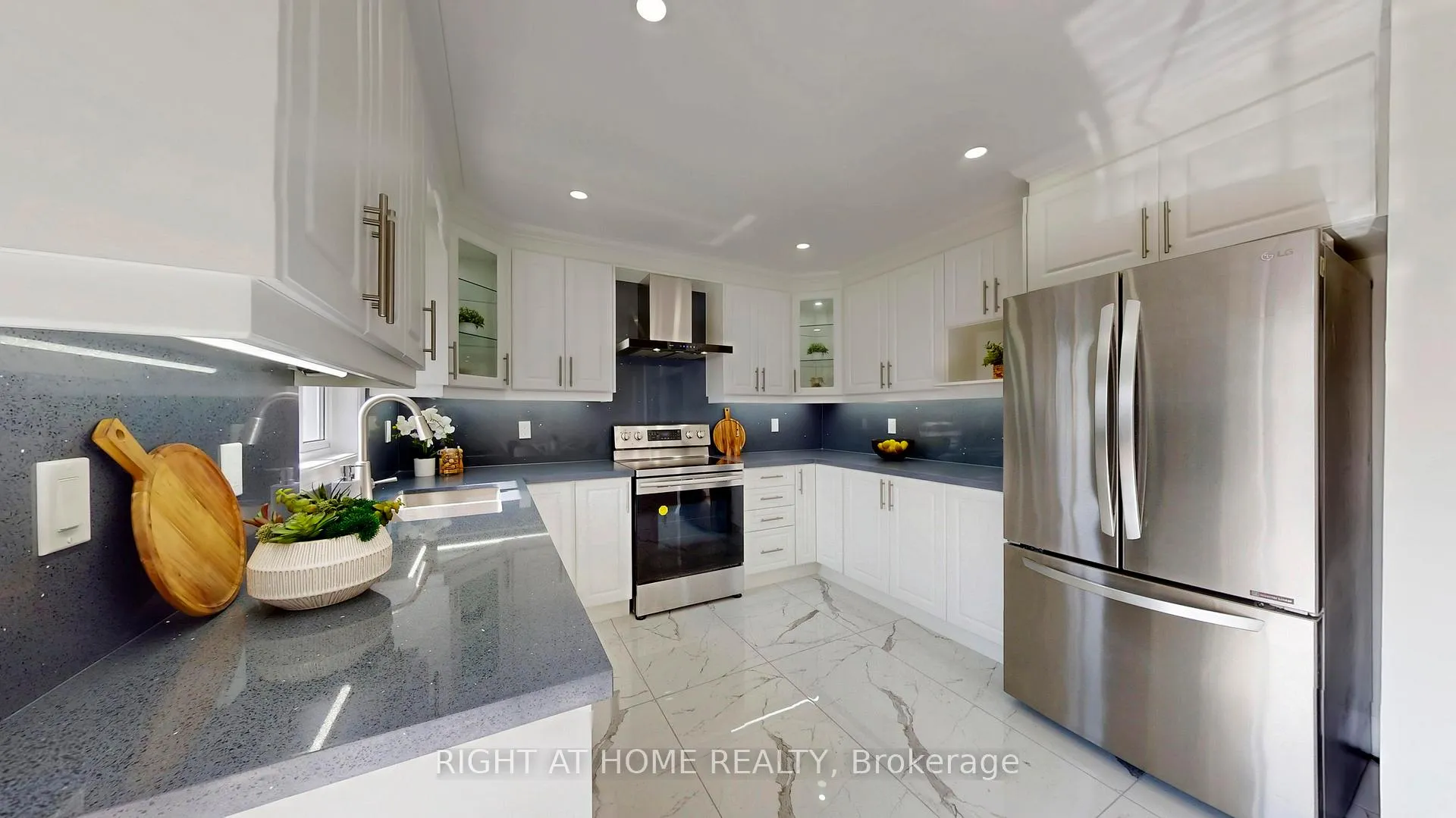 Photo 11 of 55 Tilley Road, Clarington, Bowmanville — HOMEH