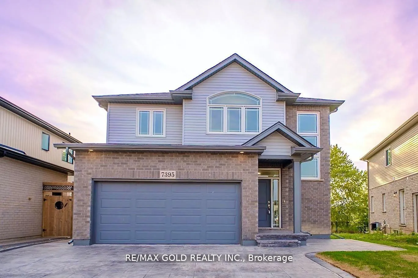 Photo 3 of 7395 Sherrilee Crescent, Niagara Falls, Brown — HOMEH
