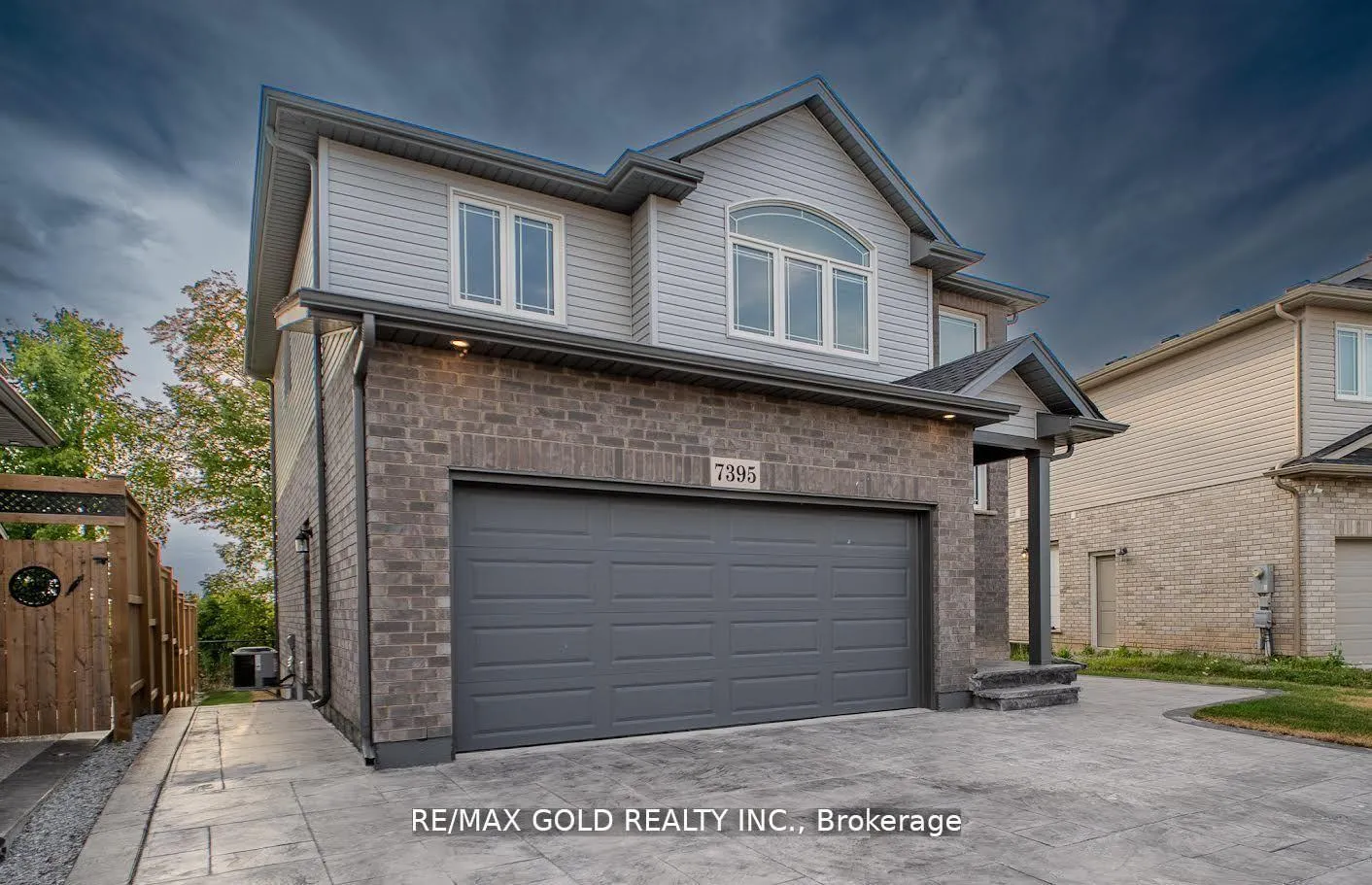 Photo 4 of 7395 Sherrilee Crescent, Niagara Falls, Brown — HOMEH