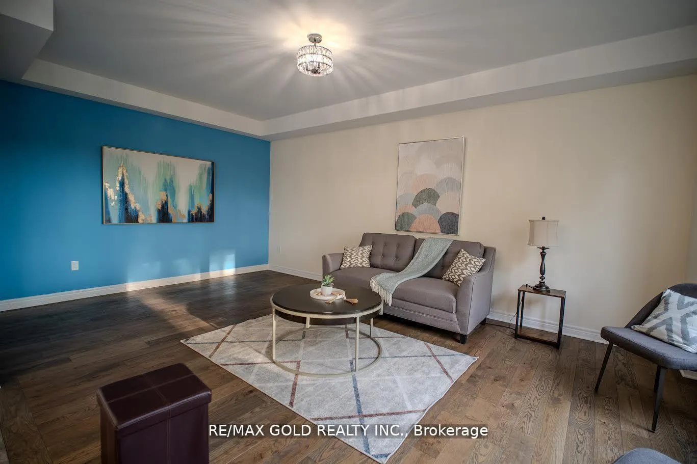 Photo 7 of 7395 Sherrilee Crescent, Niagara Falls, Brown — HOMEH