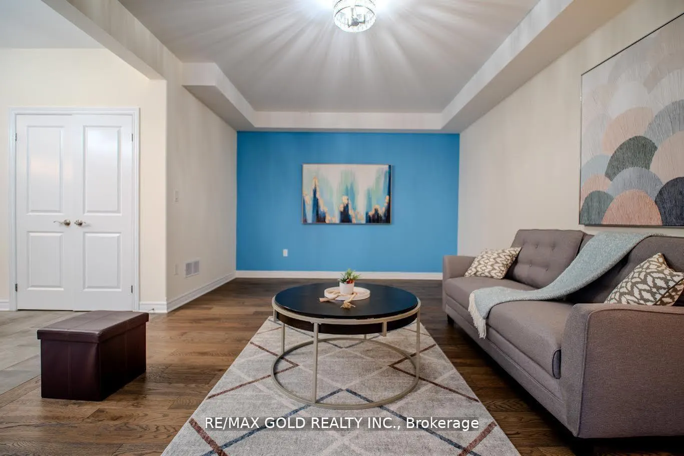 Photo 8 of 7395 Sherrilee Crescent, Niagara Falls, Brown — HOMEH