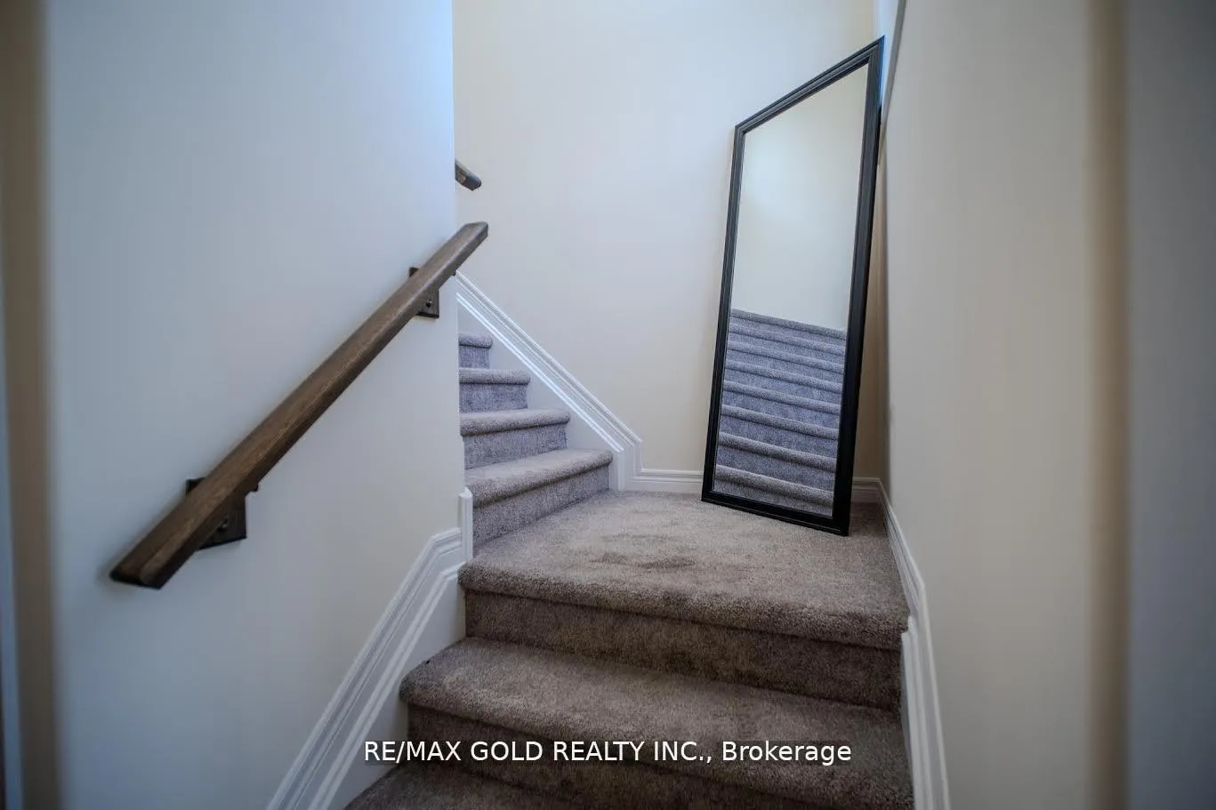 Photo 15 of 7395 Sherrilee Crescent, Niagara Falls, Brown — HOMEH