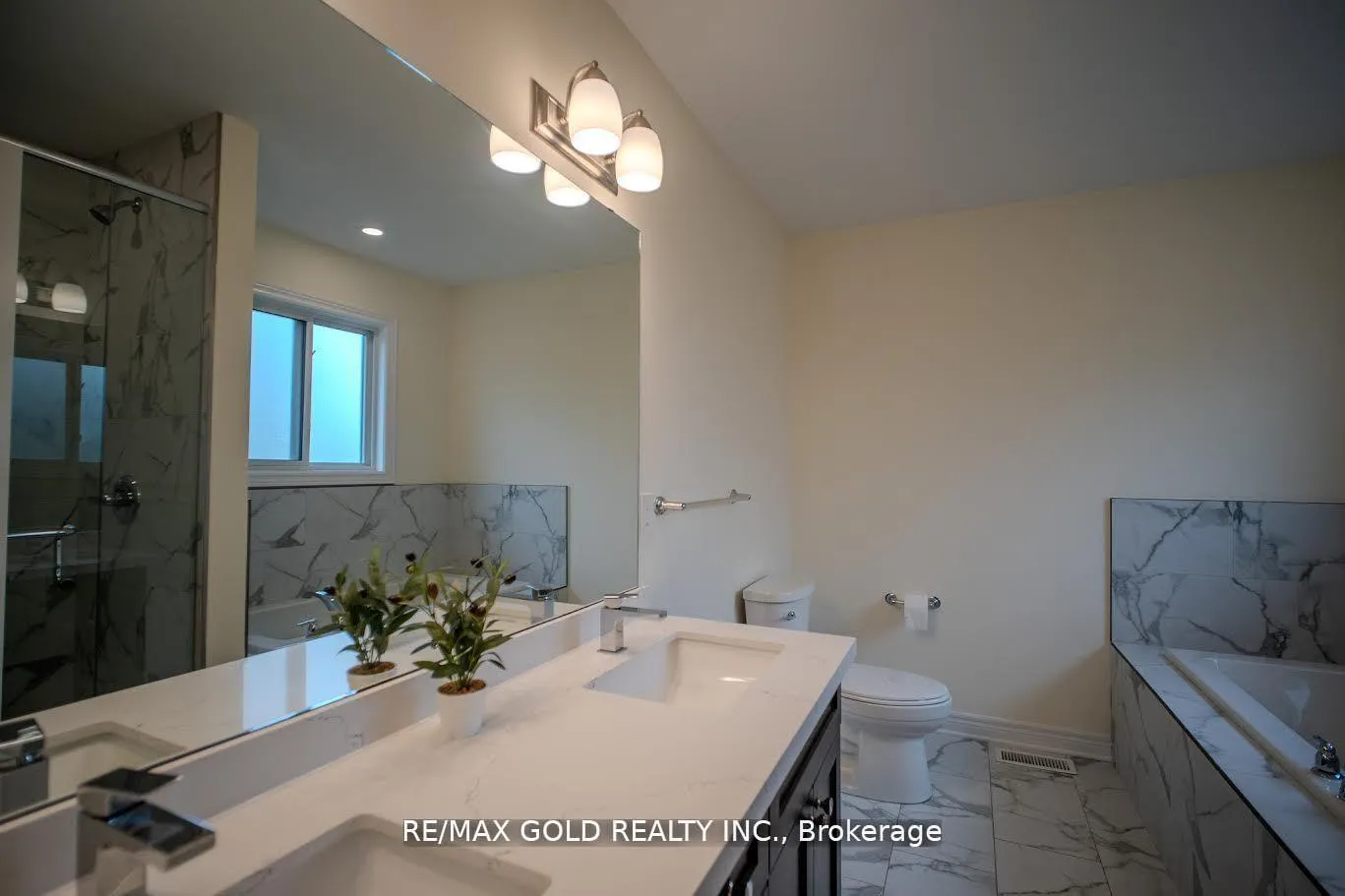 Photo 18 of 7395 Sherrilee Crescent, Niagara Falls, Brown — HOMEH