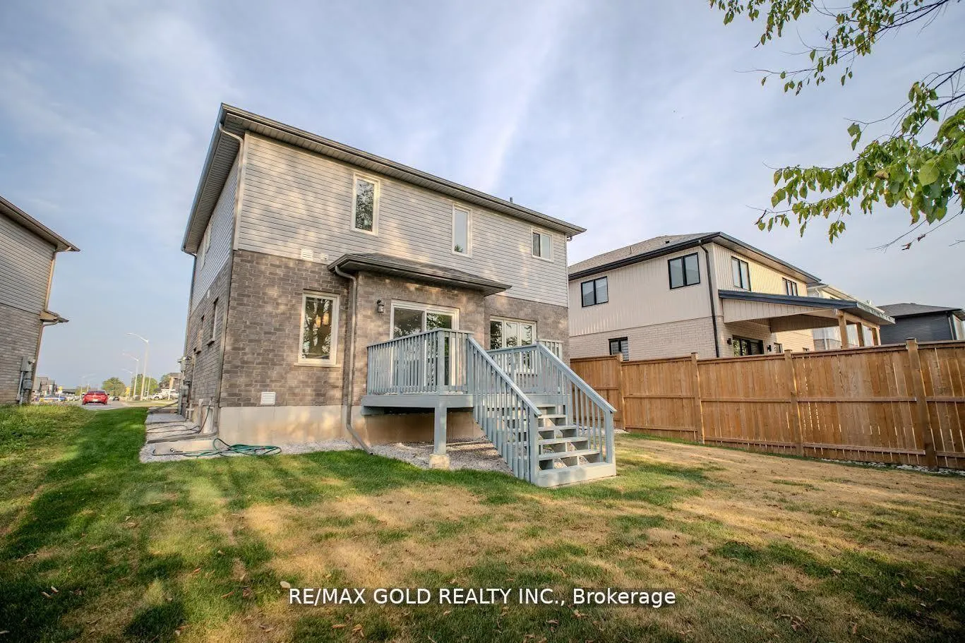 Photo 24 of 7395 Sherrilee Crescent, Niagara Falls, Brown — HOMEH