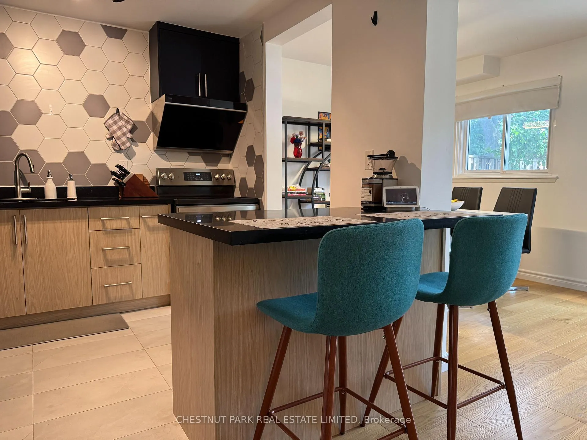 Photo 7 of 19 Norris Way, Markham, Aileen-Willowbrook — HOMEH