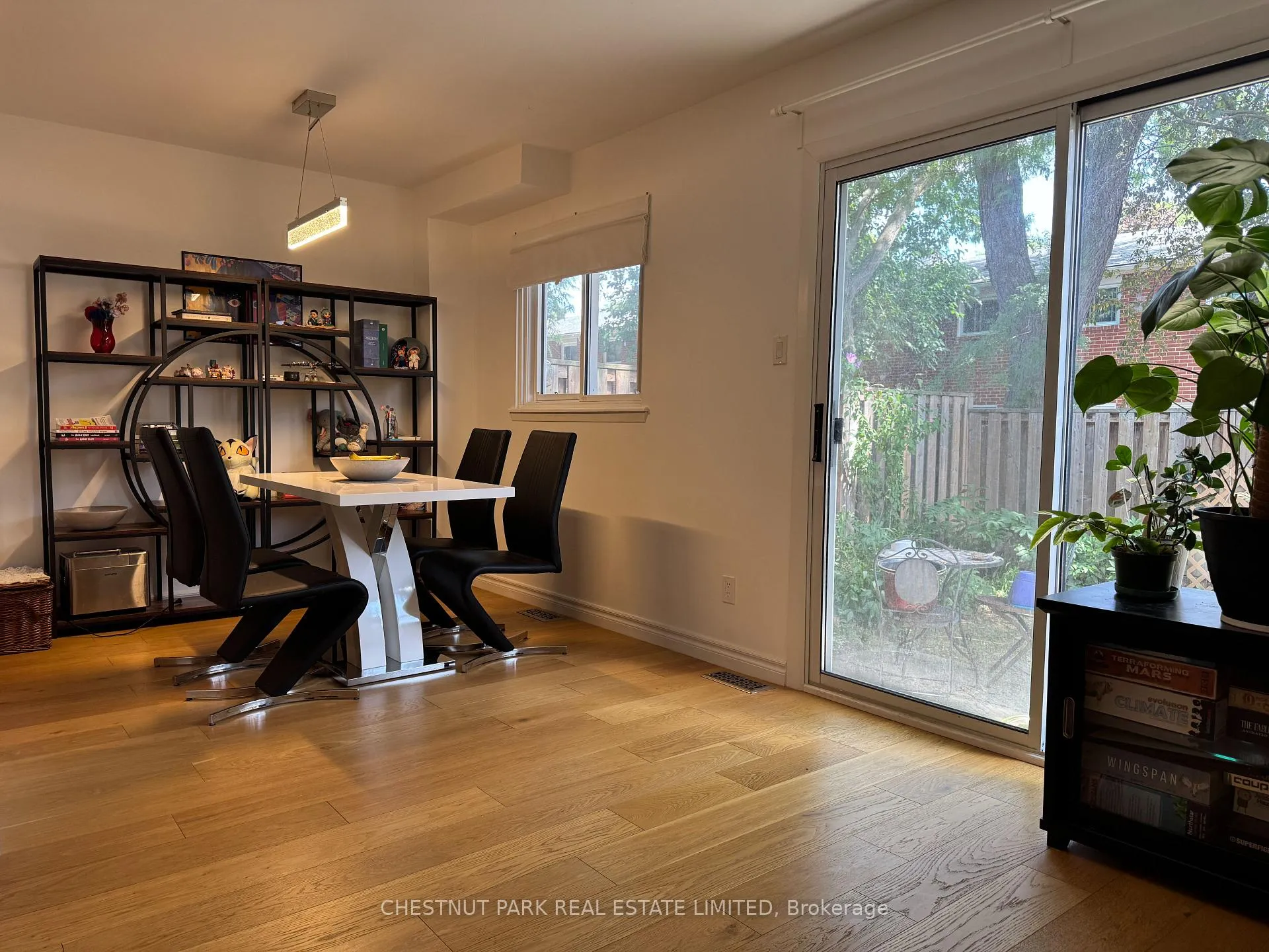 Photo 8 of 19 Norris Way, Markham, Aileen-Willowbrook — HOMEH
