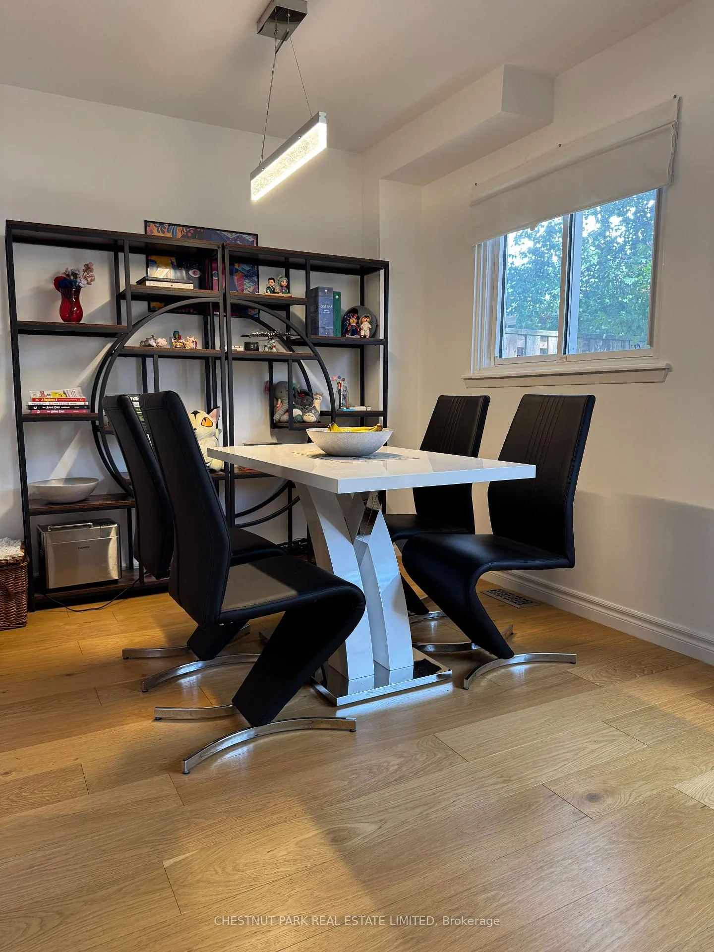 Photo 9 of 19 Norris Way, Markham, Aileen-Willowbrook — HOMEH