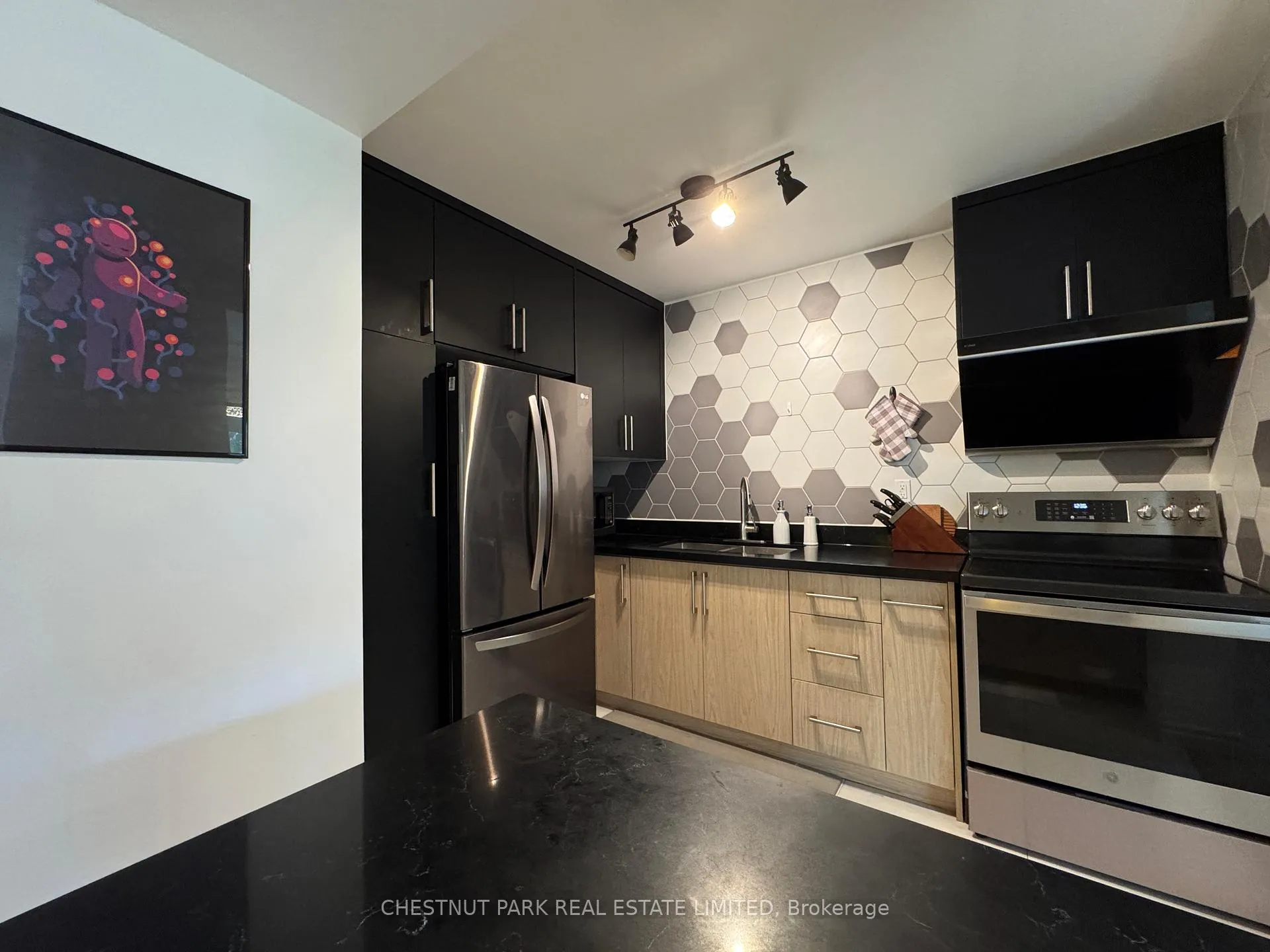 Photo 12 of 19 Norris Way, Markham, Aileen-Willowbrook — HOMEH