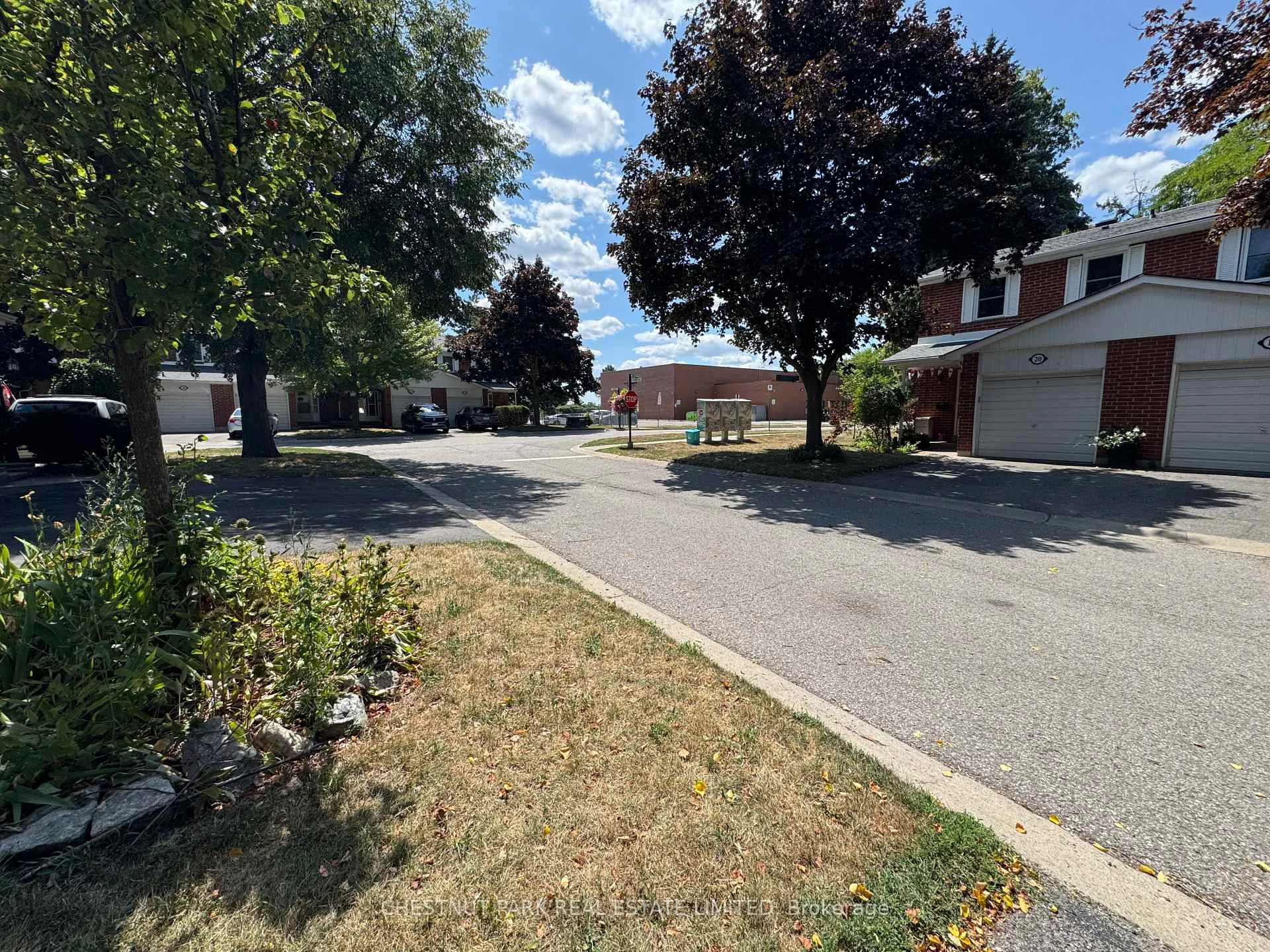 Photo 33 of 19 Norris Way, Markham, Aileen-Willowbrook — HOMEH