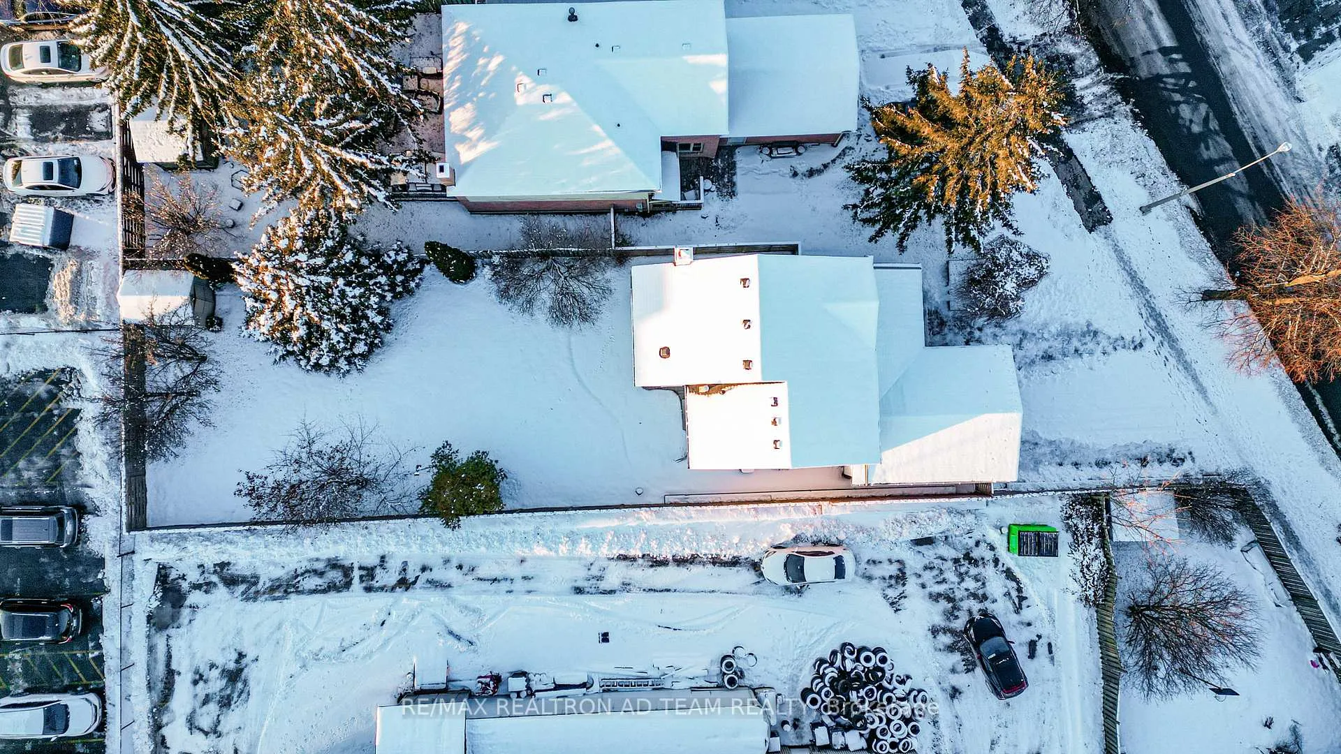Photo 3 of 4 Gilmour Drive, Ajax, Central — HOMEH