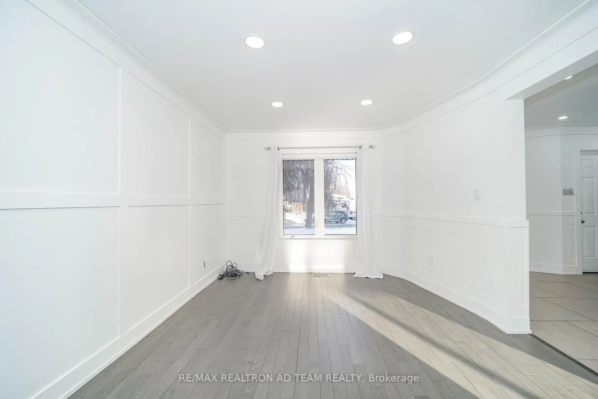 Photo 9 of 4 Gilmour Drive, Ajax, Central — HOMEH