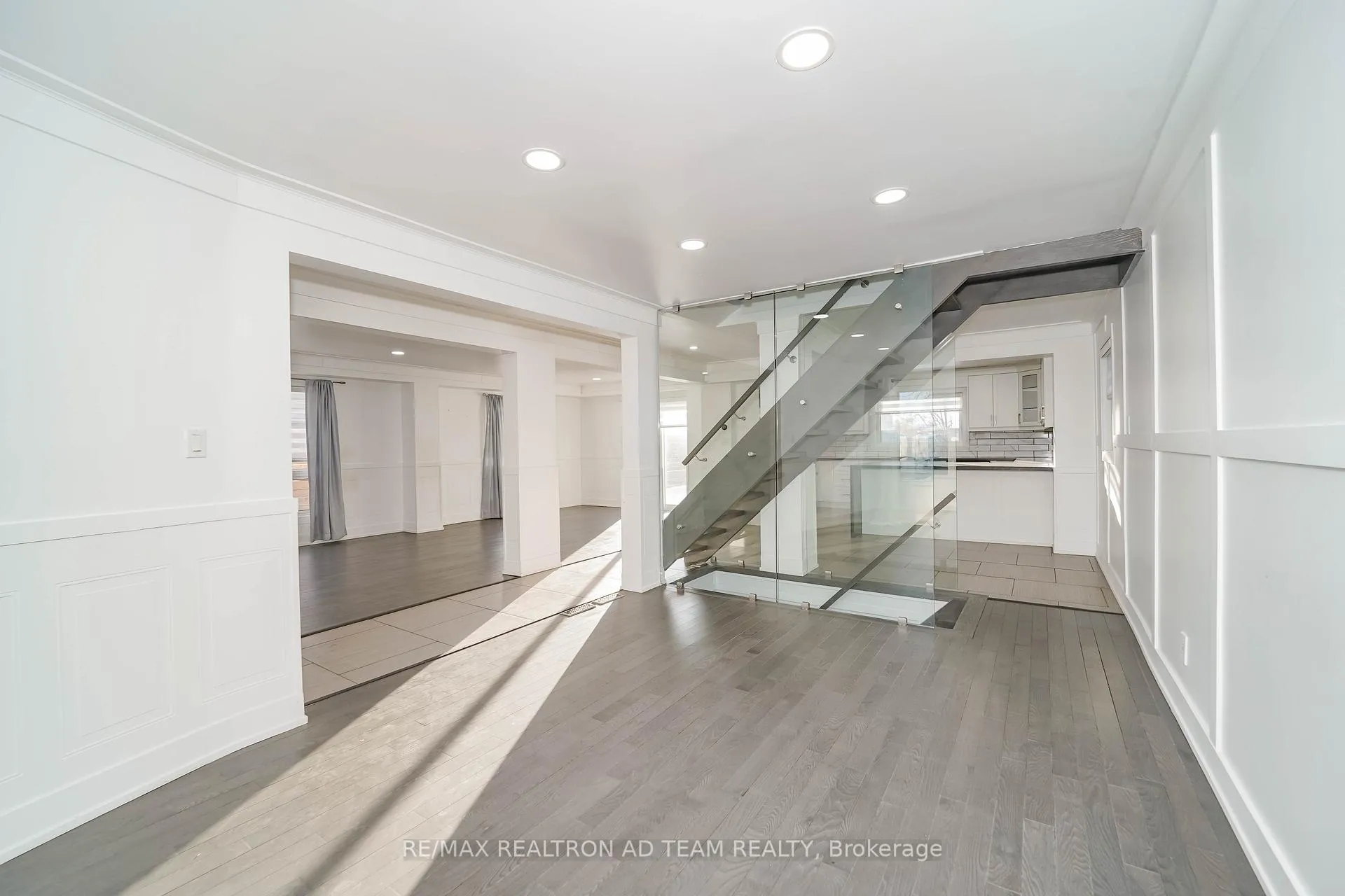 Photo 10 of 4 Gilmour Drive, Ajax, Central — HOMEH