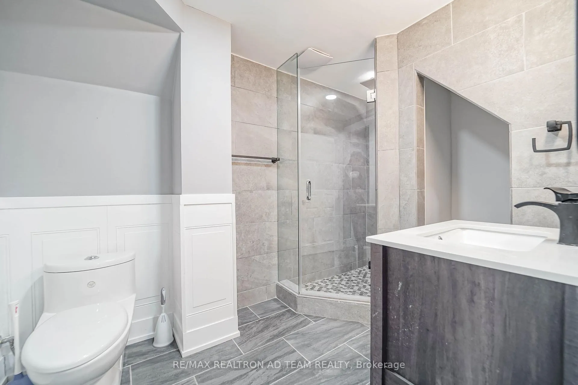 Photo 37 of 4 Gilmour Drive, Ajax, Central — HOMEH