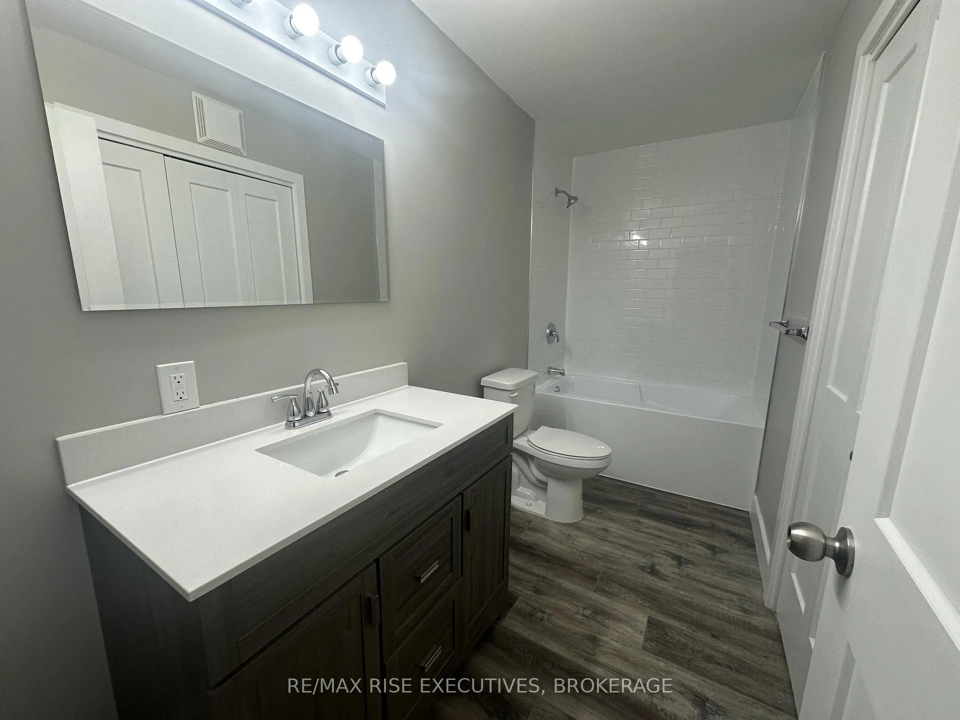 Photo 5 of Unit 1, 565 Emma Street, Gananoque — HOMEH
