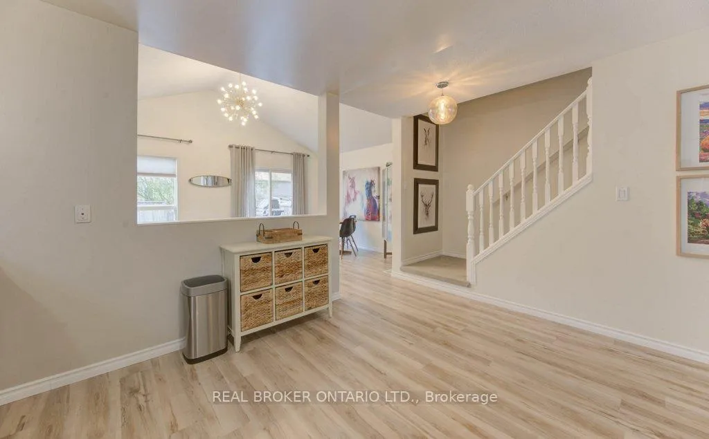 Photo 9 of 707 Paris Boulevard, Waterloo — HOMEH