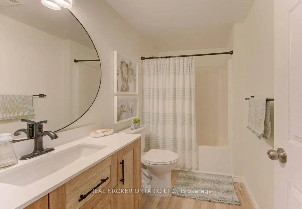 Photo 21 of 707 Paris Boulevard, Waterloo — HOMEH