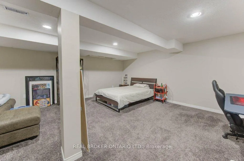 Photo 25 of 707 Paris Boulevard, Waterloo — HOMEH