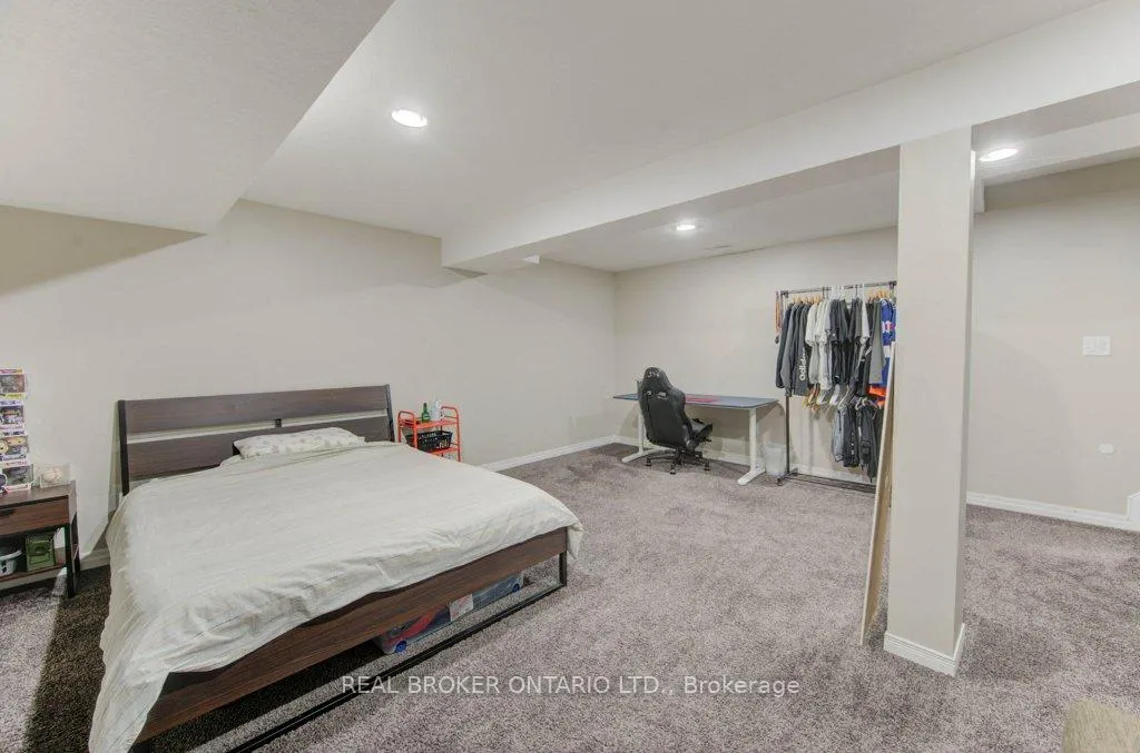 Photo 27 of 707 Paris Boulevard, Waterloo — HOMEH