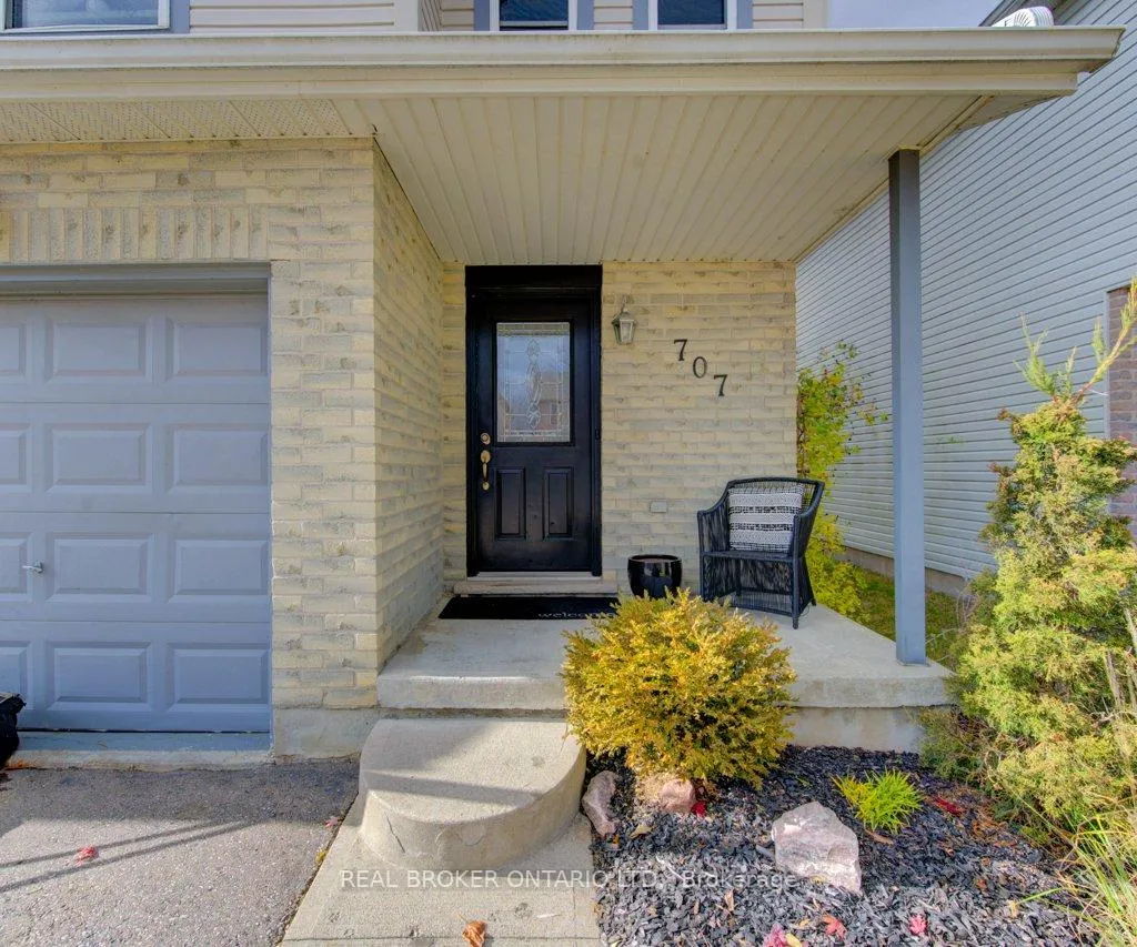 Photo 43 of 707 Paris Boulevard, Waterloo — HOMEH