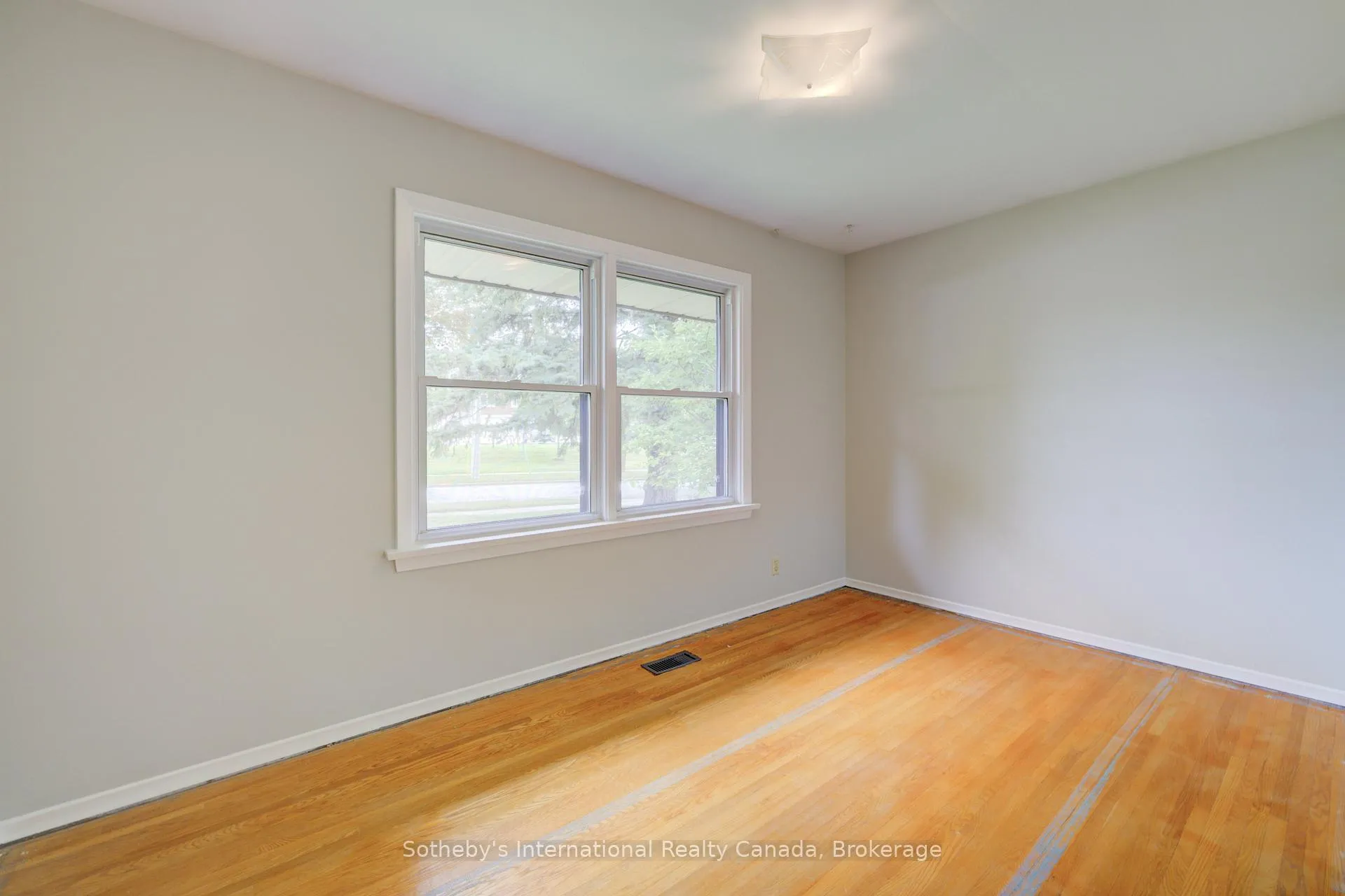 Photo 16 of 155 Gatewood Road, Kitchener — HOMEH