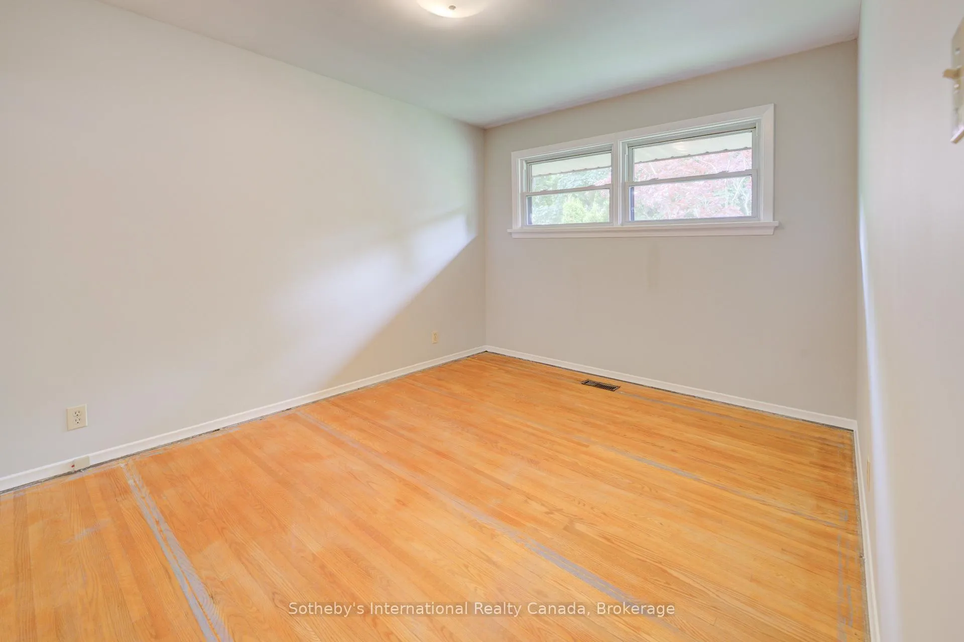 Photo 18 of 155 Gatewood Road, Kitchener — HOMEH