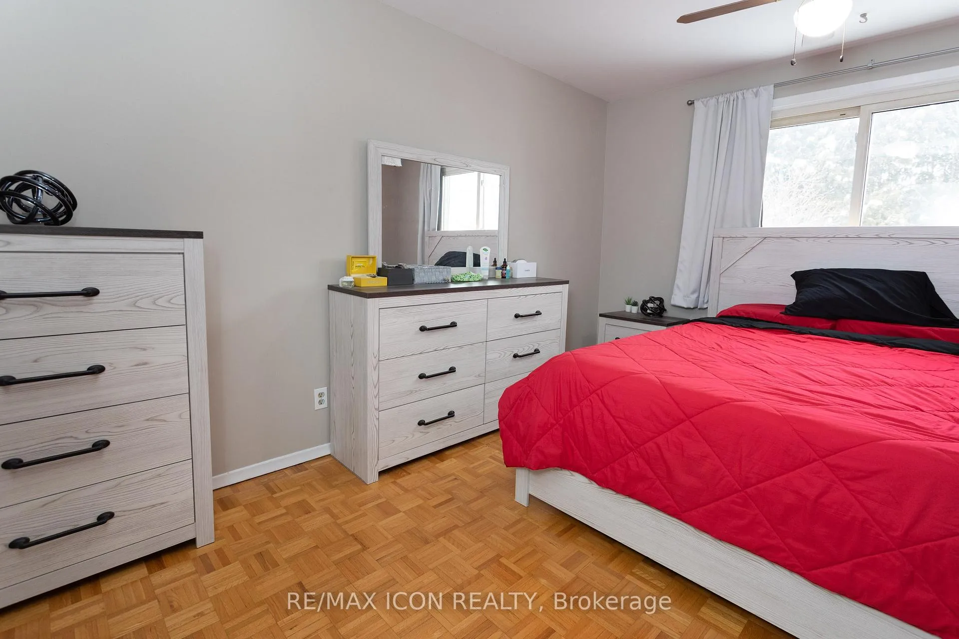 Photo 11 of 124 Dalegrove Drive, Kitchener — HOMEH