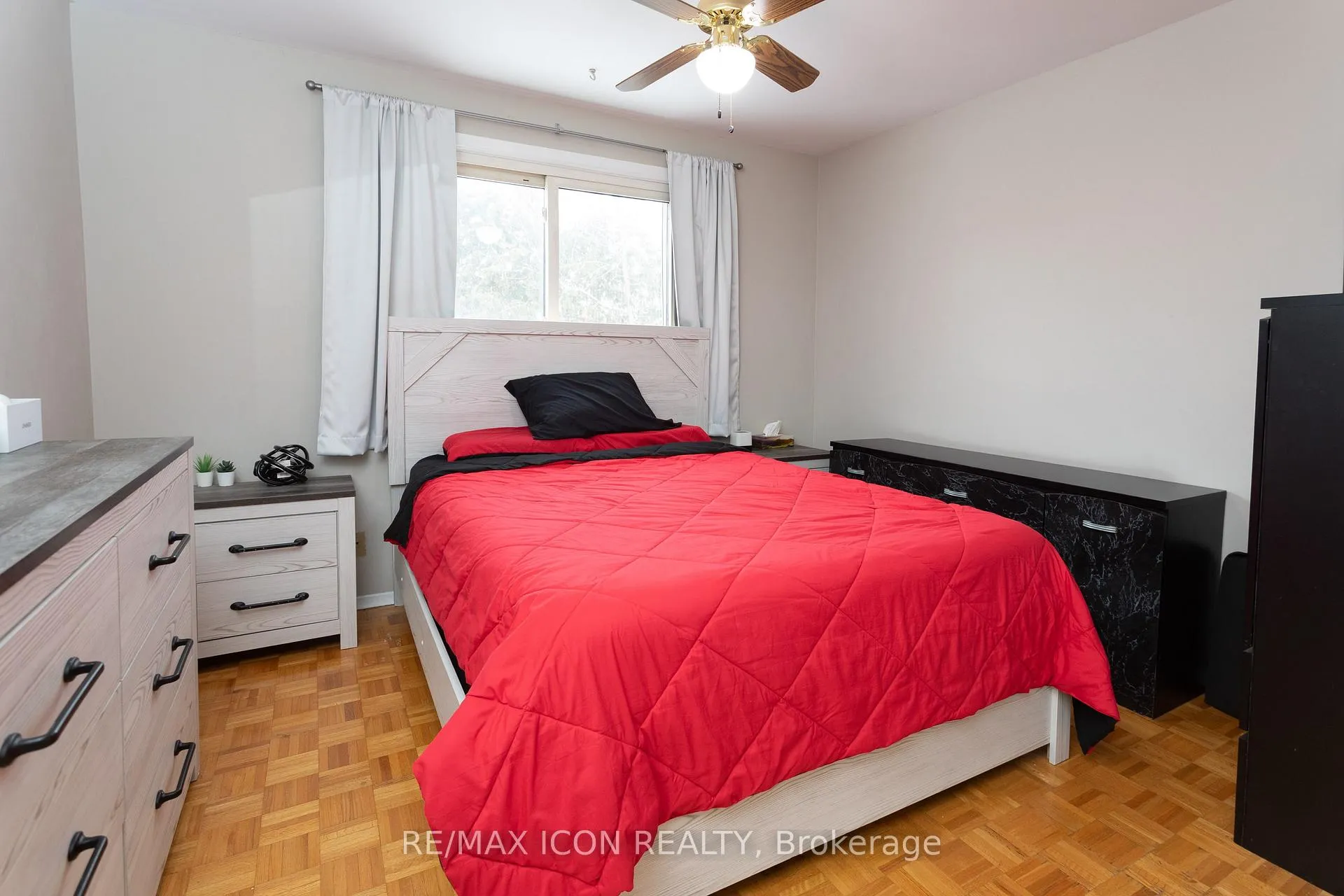 Photo 12 of 124 Dalegrove Drive, Kitchener — HOMEH