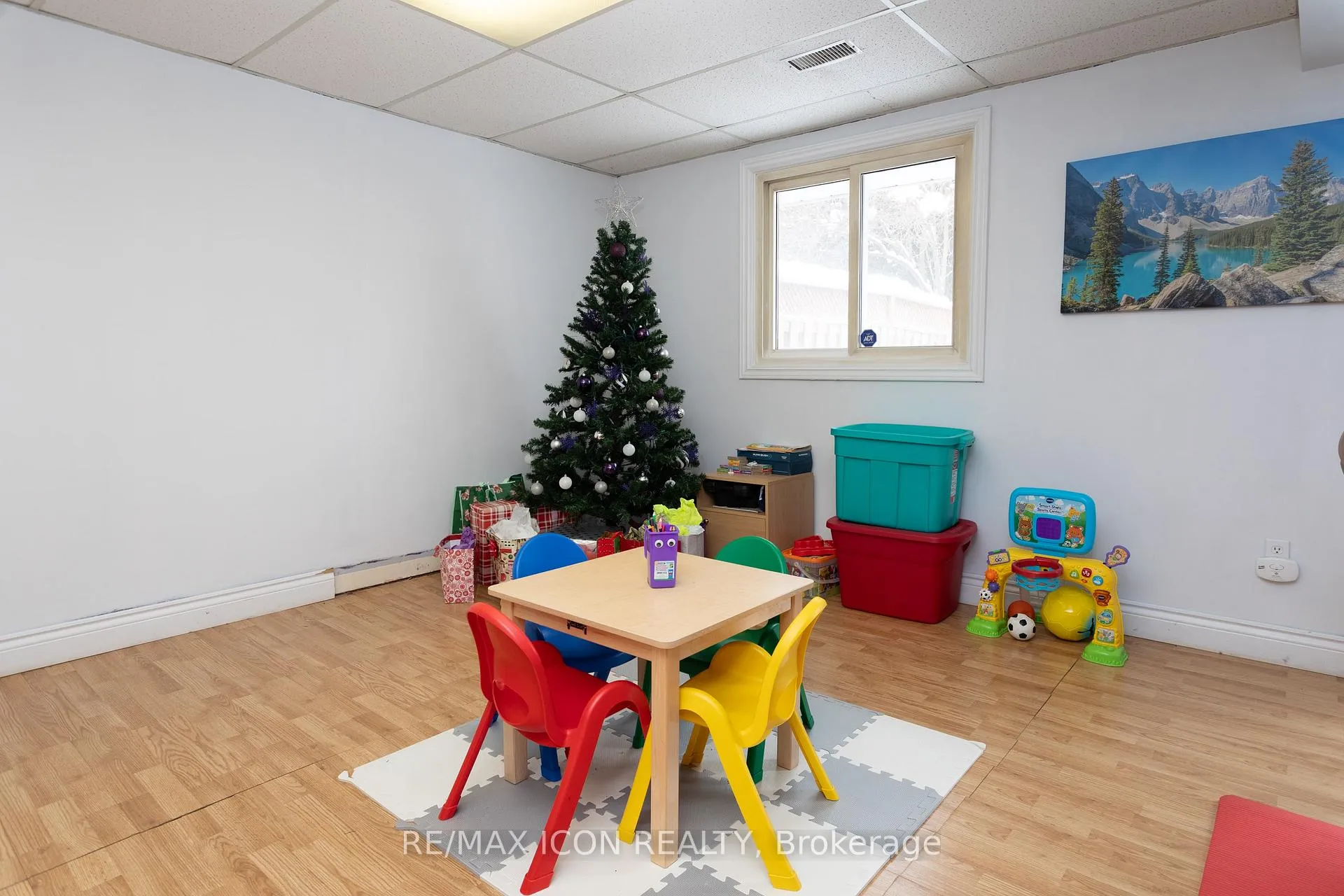 Photo 21 of 124 Dalegrove Drive, Kitchener — HOMEH