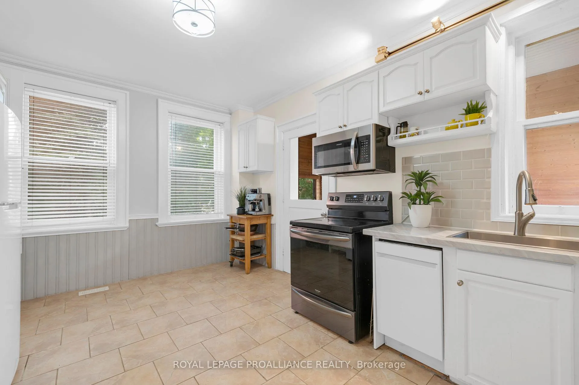 Photo 9 of 262 Metcalf Street, Tweed, Tweed (Village) — HOMEH