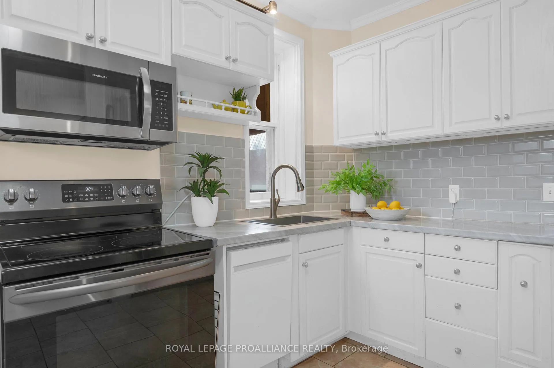 Photo 12 of 262 Metcalf Street, Tweed, Tweed (Village) — HOMEH
