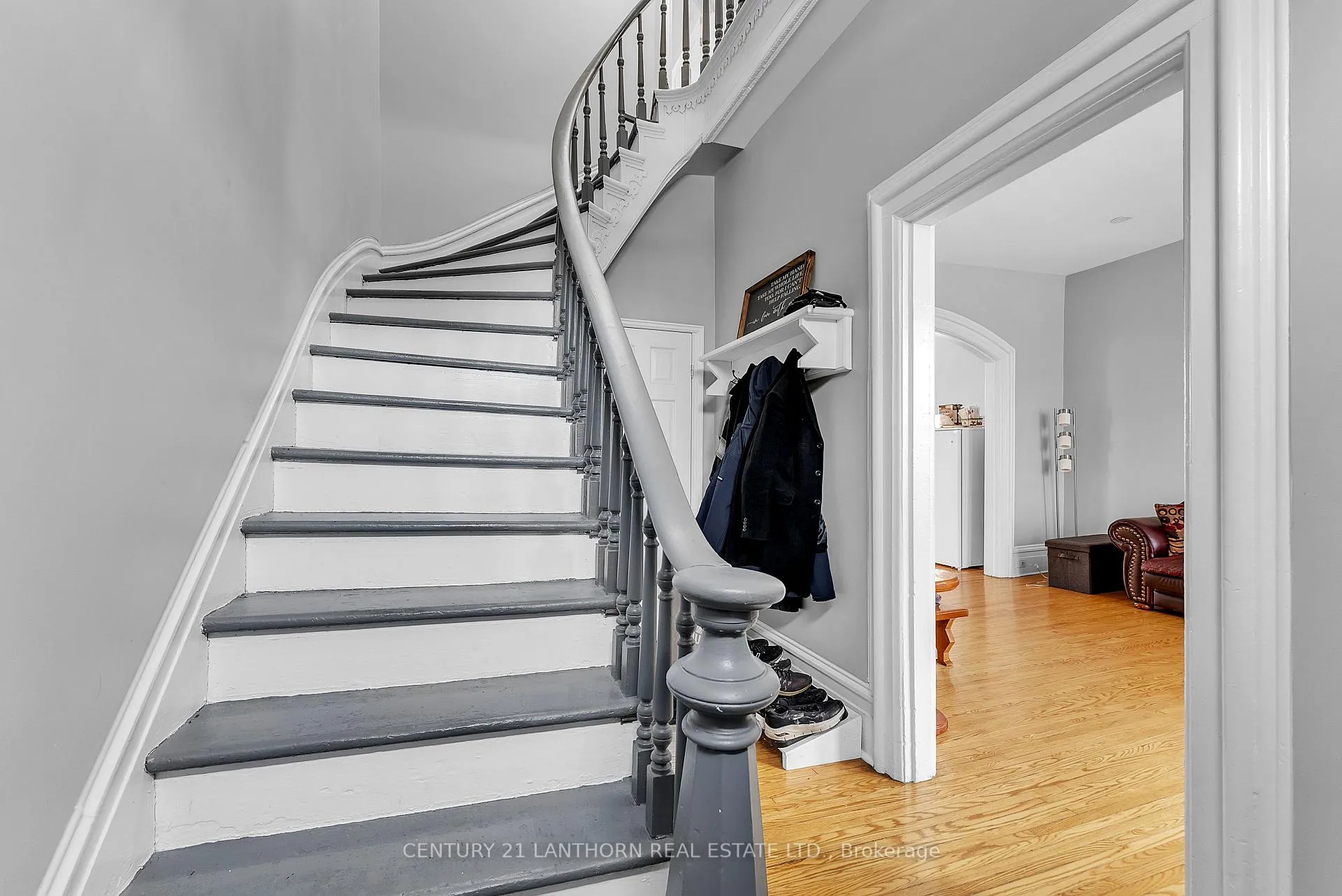 Photo 4 of 133 Foster Avenue, Belleville, Belleville Ward — HOMEH