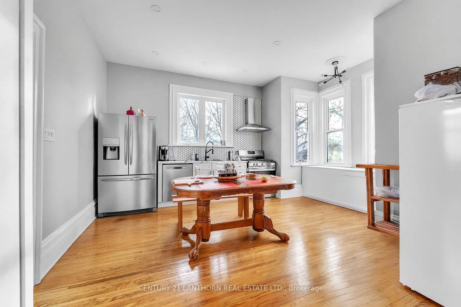 Photo 9 of 133 Foster Avenue, Belleville, Belleville Ward — HOMEH