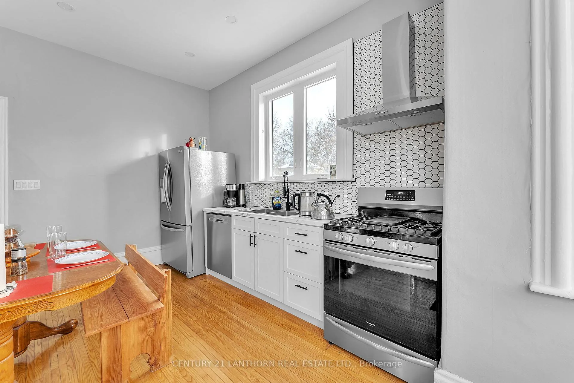 Photo 12 of 133 Foster Avenue, Belleville, Belleville Ward — HOMEH