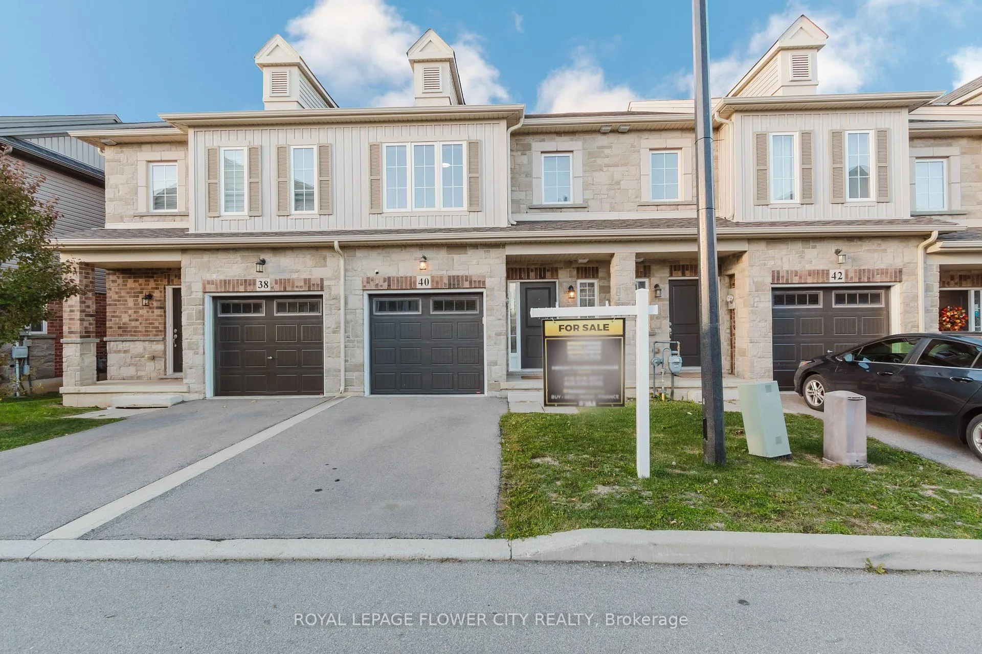 Photo 1 of 40 Dayman Drive, Hamilton, Ancaster — HOMEH