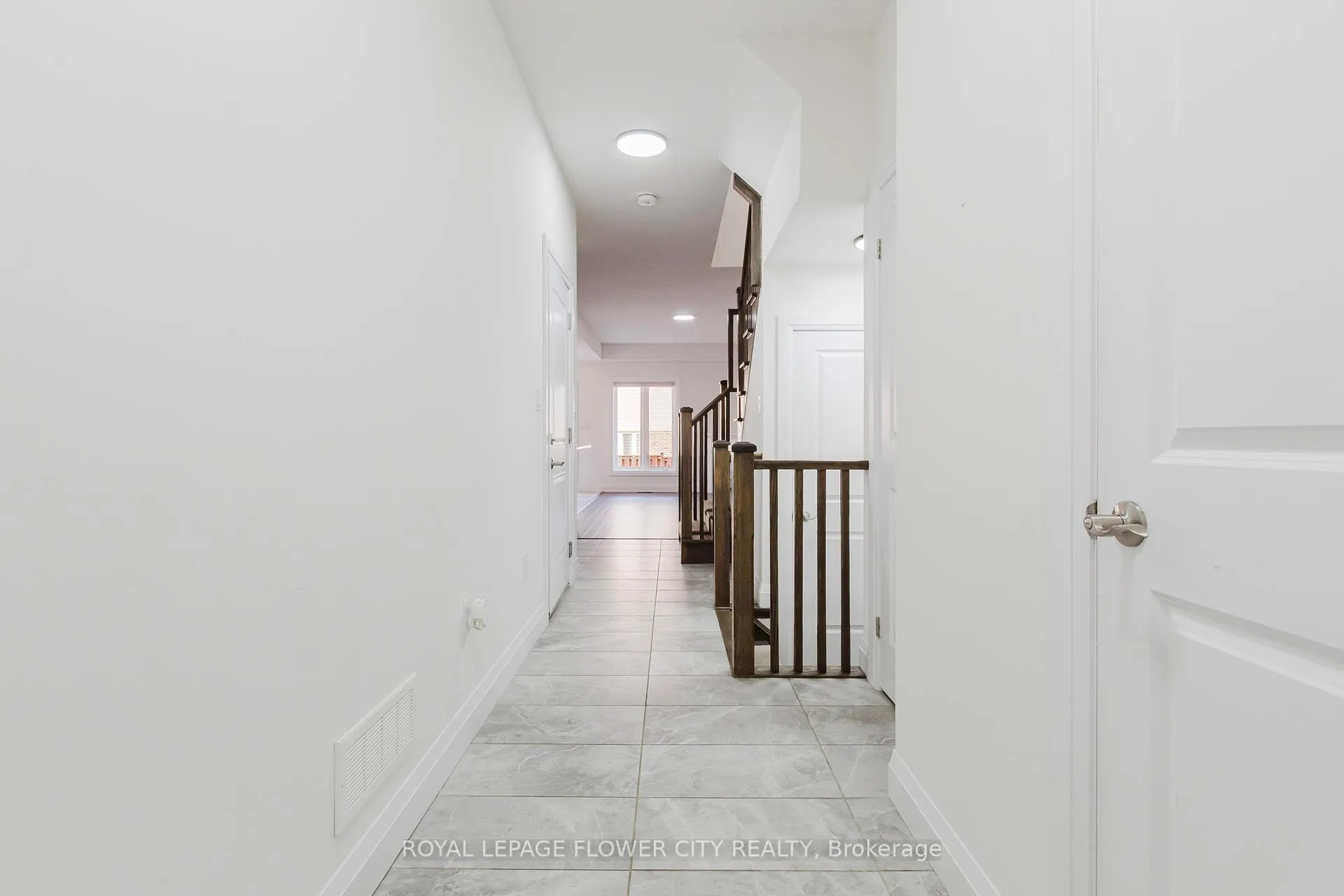 Photo 9 of 40 Dayman Drive, Hamilton, Ancaster — HOMEH