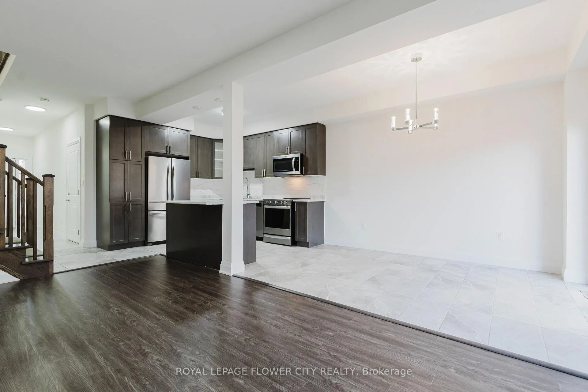 Photo 16 of 40 Dayman Drive, Hamilton, Ancaster — HOMEH