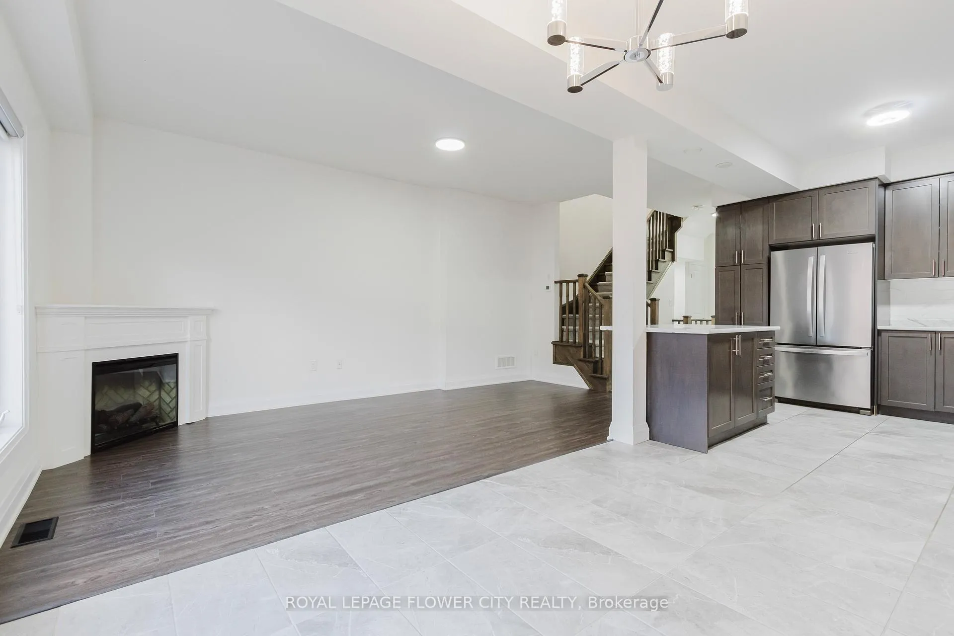 Photo 18 of 40 Dayman Drive, Hamilton, Ancaster — HOMEH