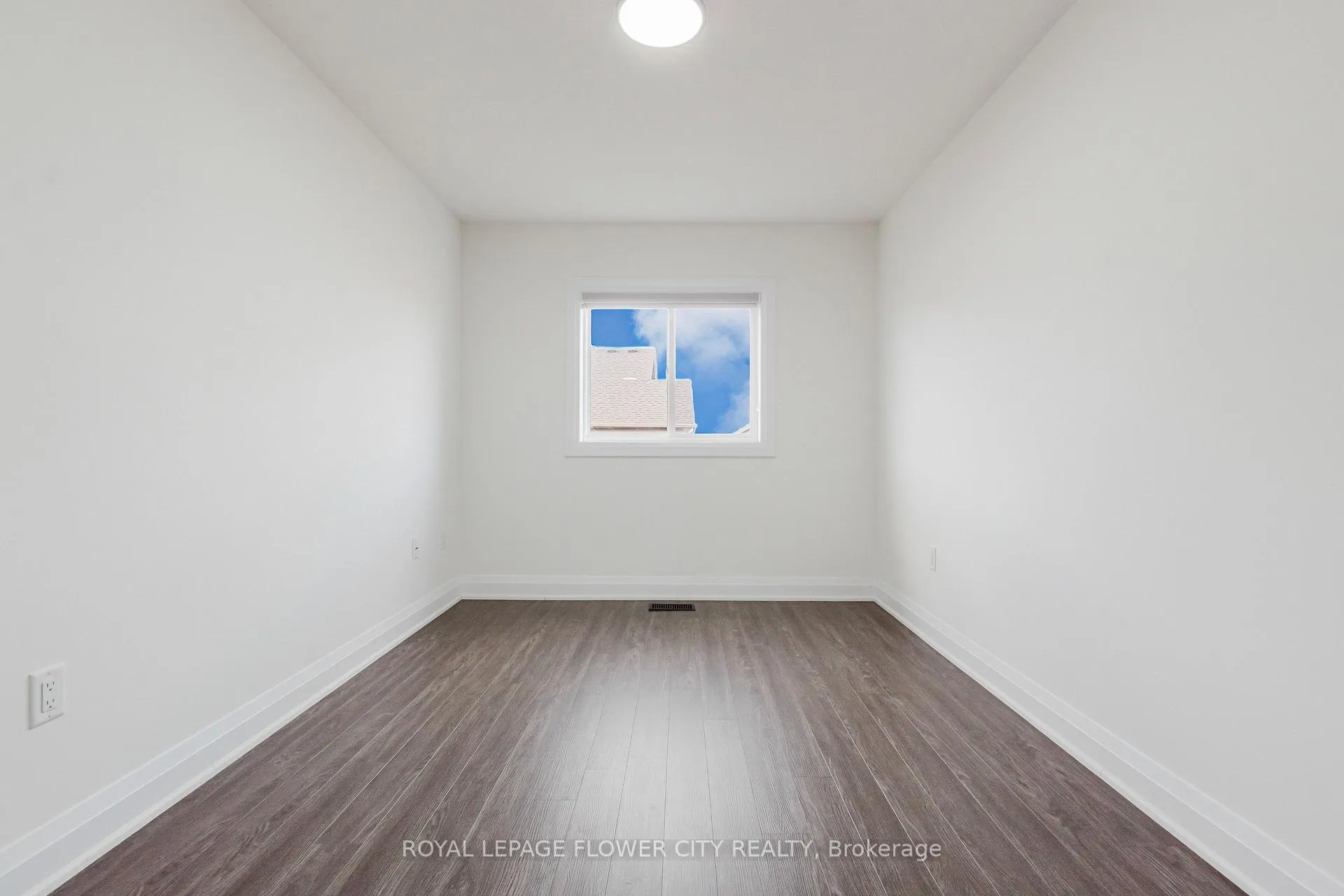 Photo 36 of 40 Dayman Drive, Hamilton, Ancaster — HOMEH