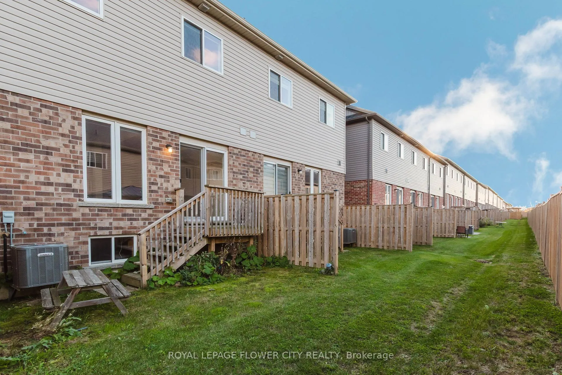 Photo 48 of 40 Dayman Drive, Hamilton, Ancaster — HOMEH