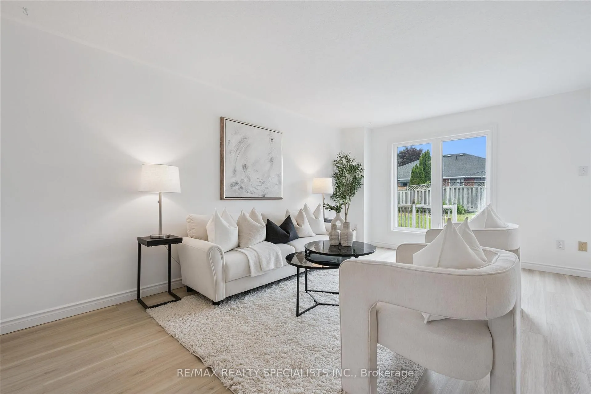 Photo 4 of 17 Tamvale Crescent, Kitchener — HOMEH