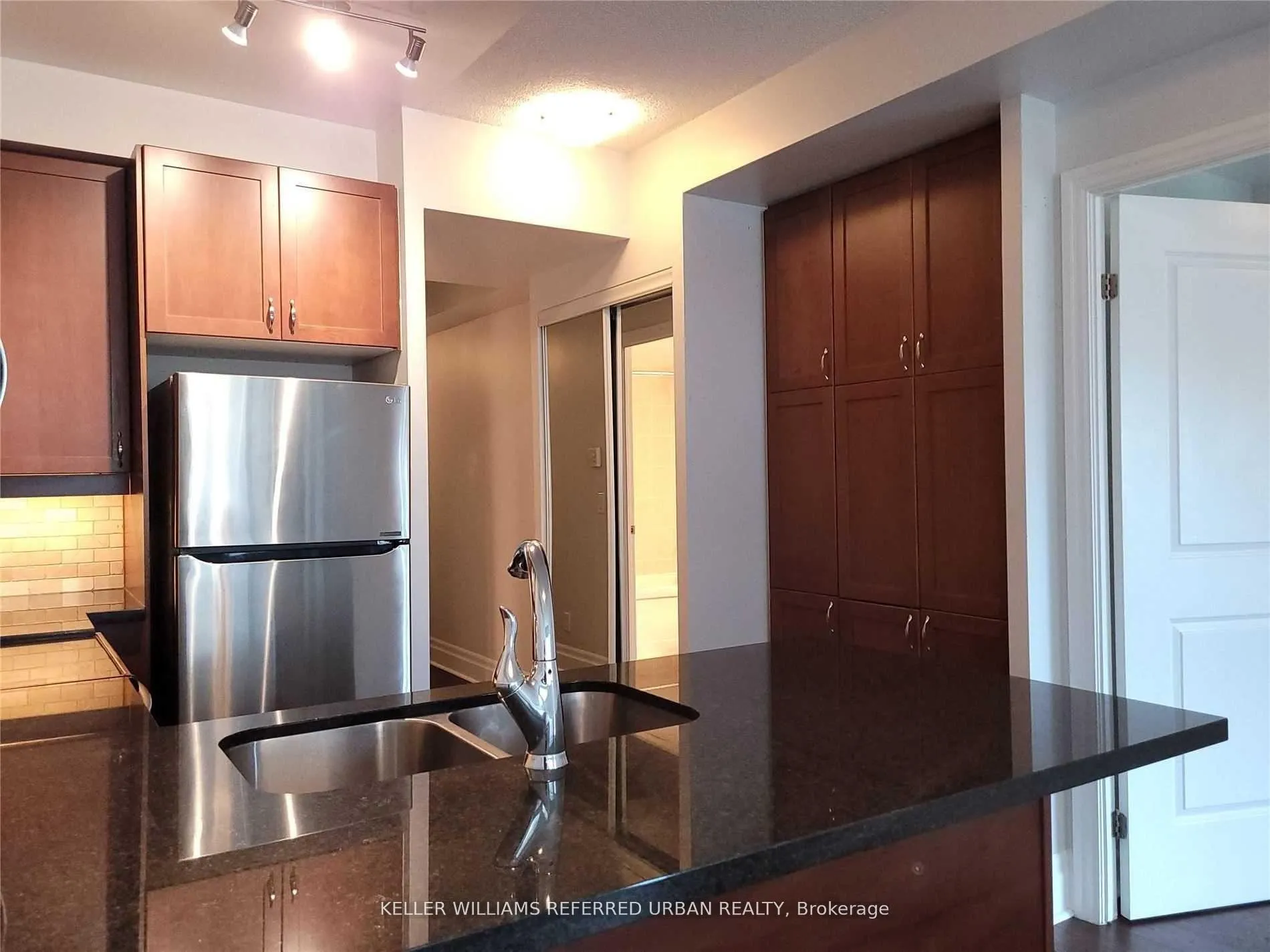 Photo 4 of Unit 211, 131 Upper Duke Crescent, Markham, Unionville — HOMEH