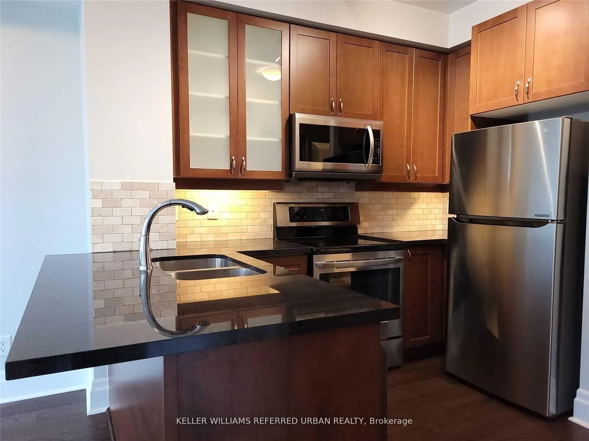 Photo 5 of Unit 211, 131 Upper Duke Crescent, Markham, Unionville — HOMEH