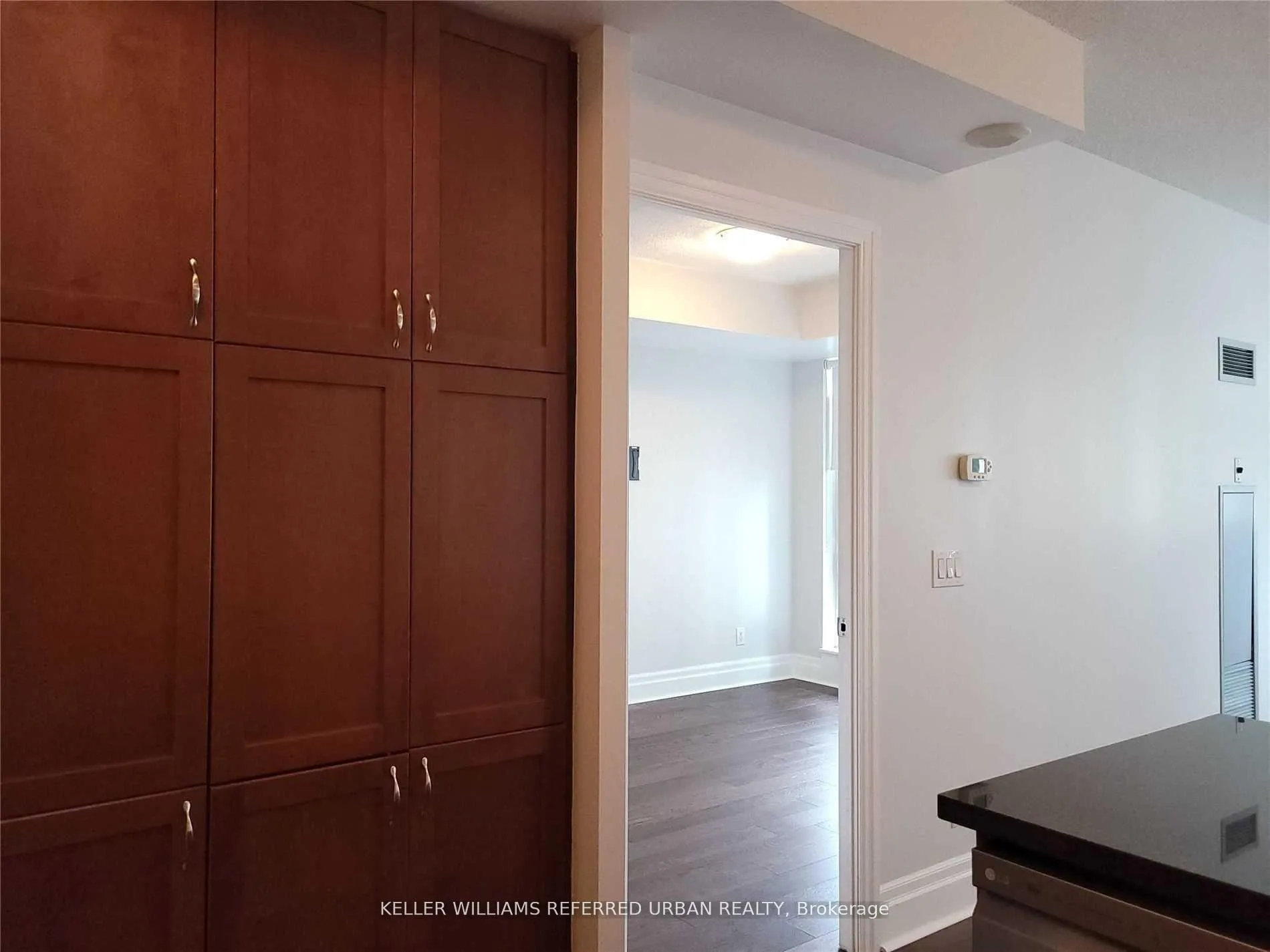 Photo 6 of Unit 211, 131 Upper Duke Crescent, Markham, Unionville — HOMEH