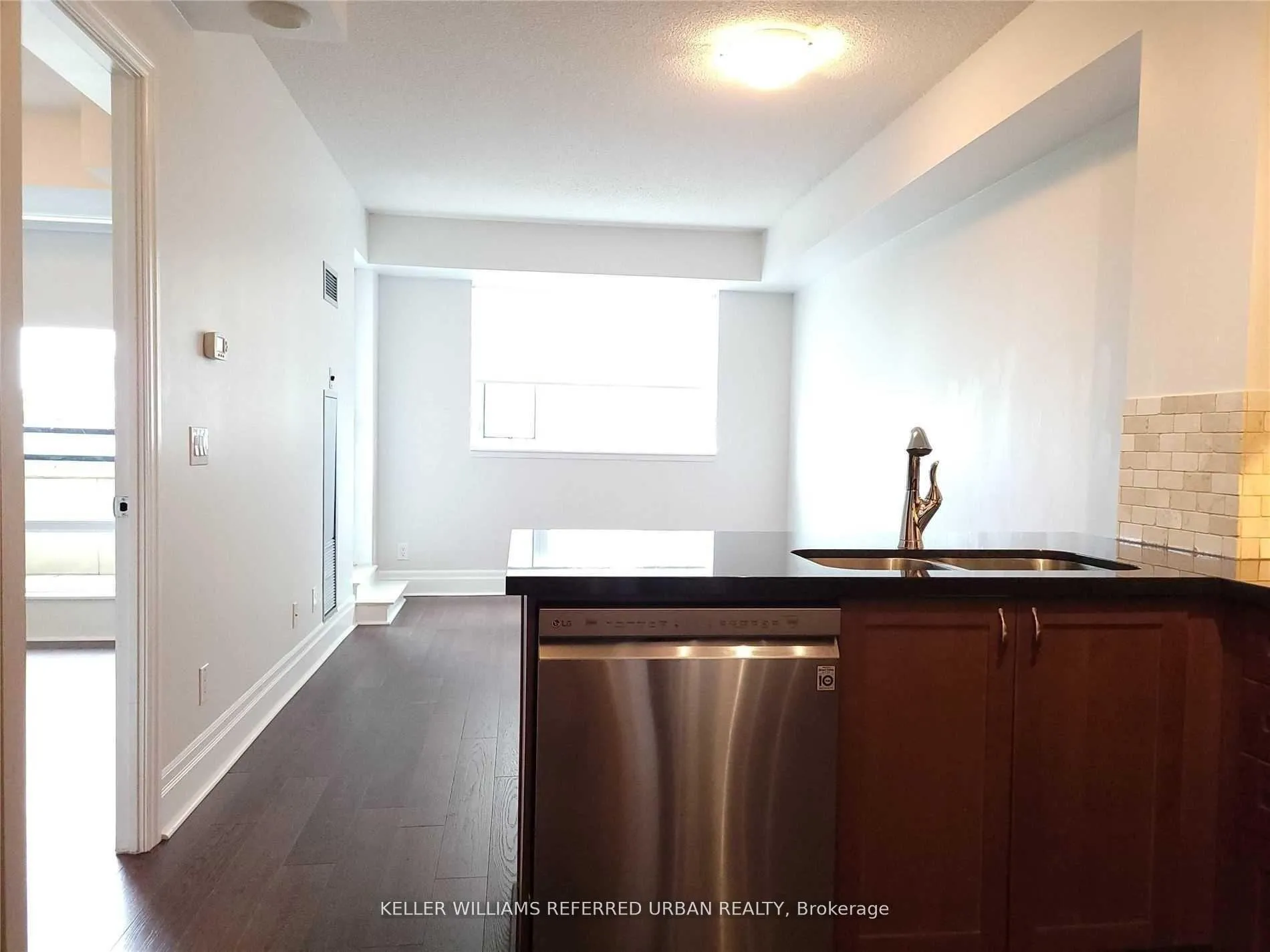 Photo 8 of Unit 211, 131 Upper Duke Crescent, Markham, Unionville — HOMEH