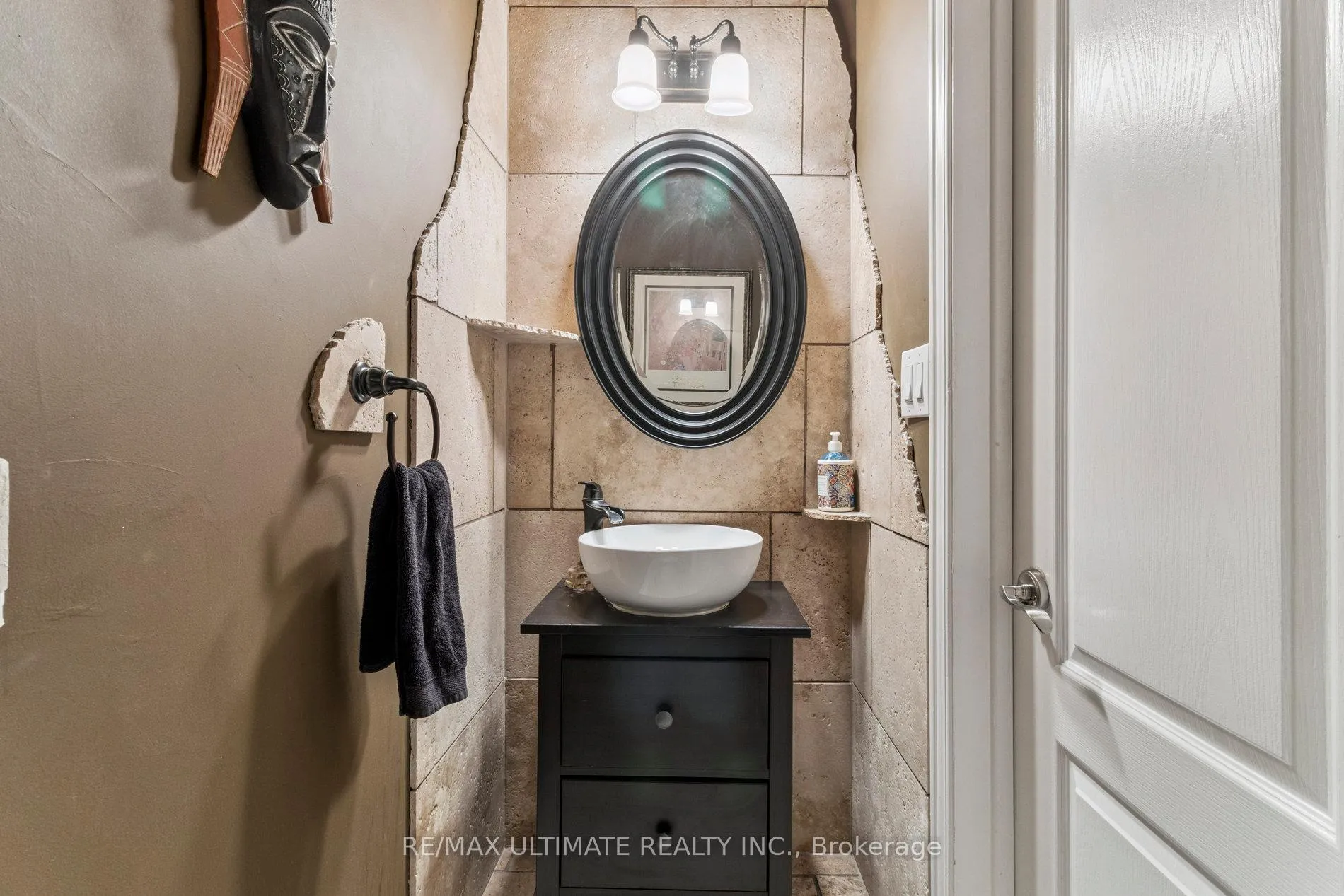 Photo 15 of 40 Birchview Crescent, Caledon, Bolton North — HOMEH