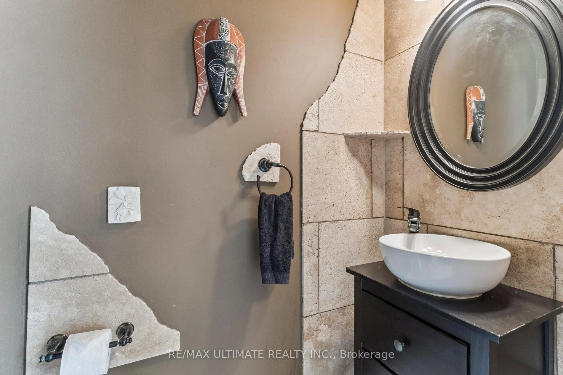 Photo 16 of 40 Birchview Crescent, Caledon, Bolton North — HOMEH