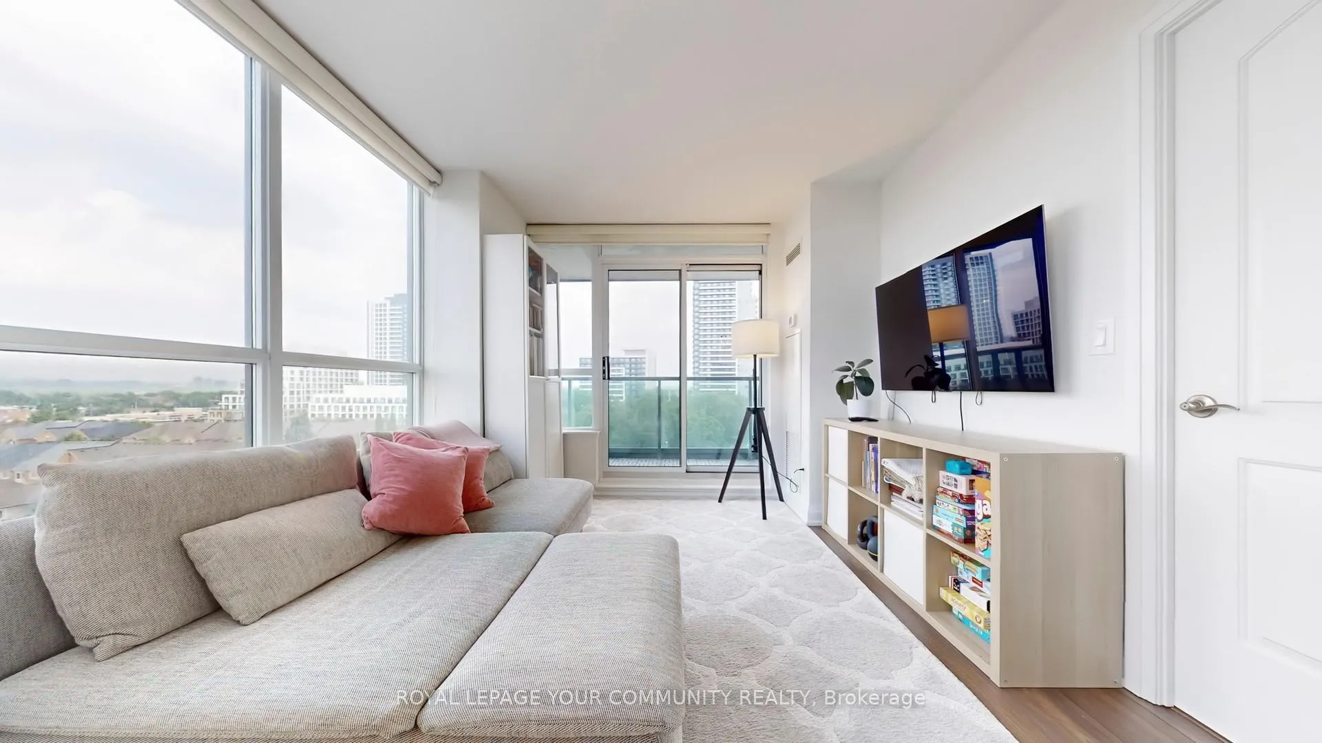 Photo 1 of Unit 802, 20 North Park Road, Vaughan, Beverley Glen — HOMEH